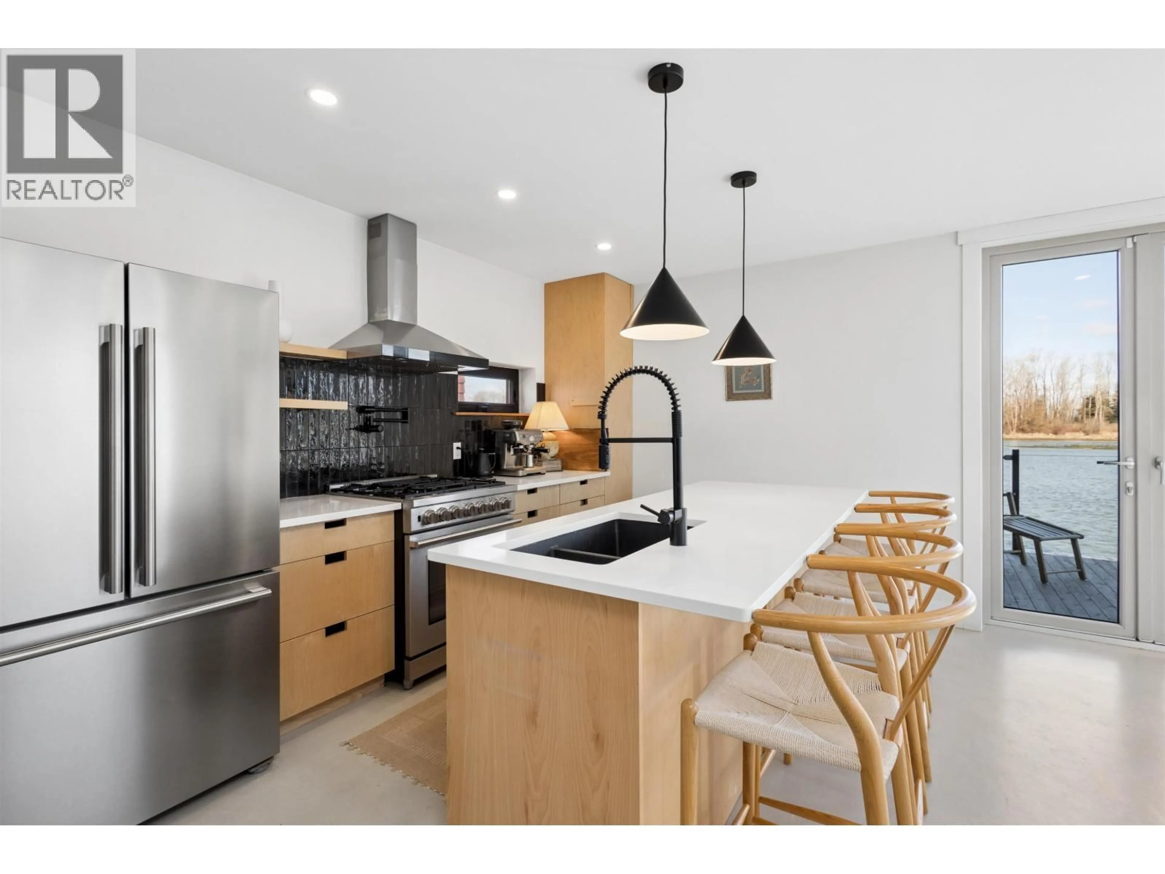 Contemporary kitchen, unknown for 4345 RIVER ROAD, Ladner British Columbia V4K1R9