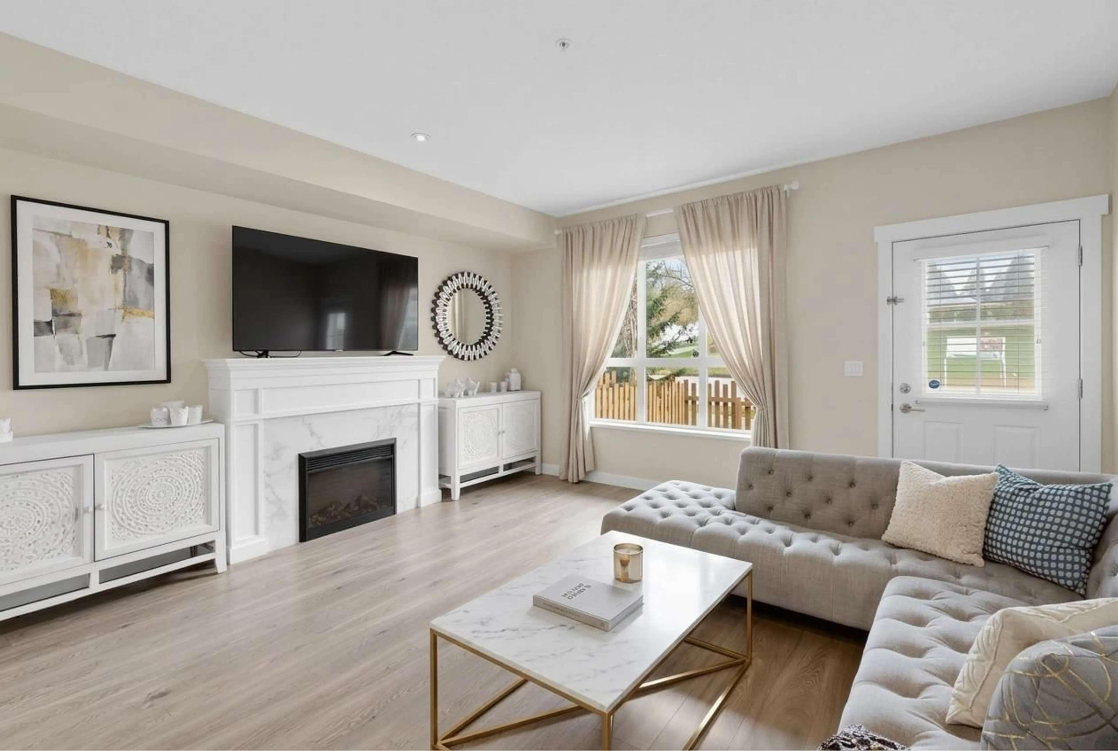 Living room with furniture, wood/laminate floor for 52 - 7157 210 STREET, Langley British Columbia V2Y0T3