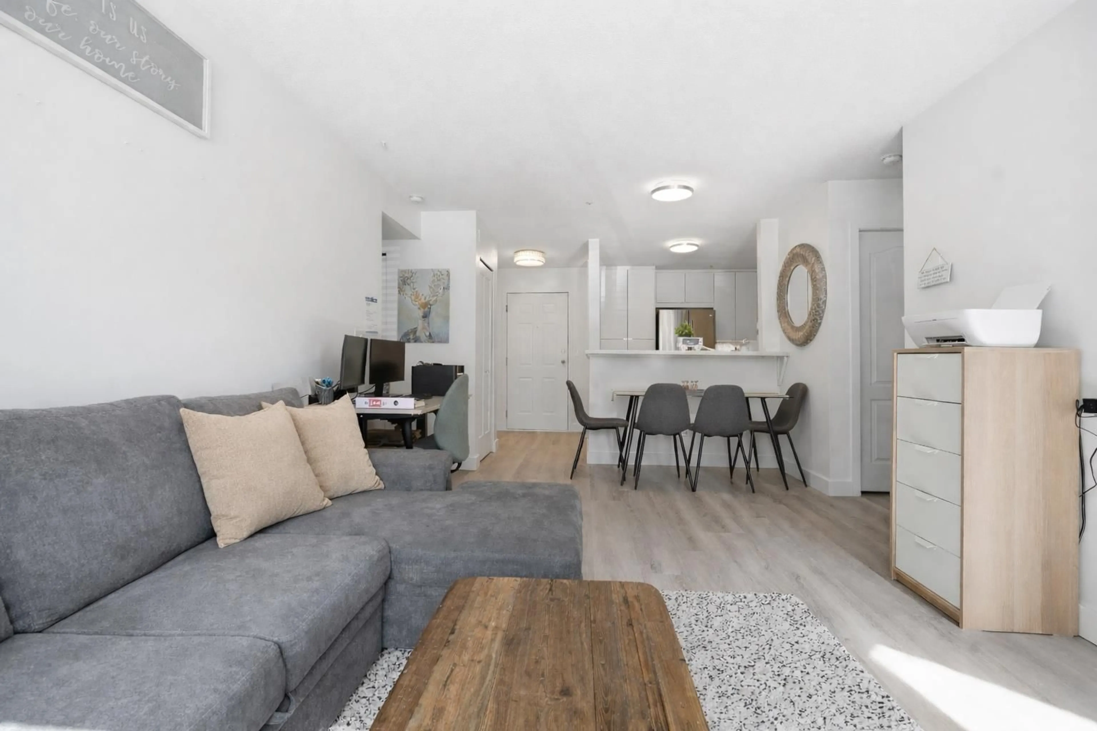 Living room with furniture, unknown for 131 - 33173 OLD YALE ROAD, Abbotsford British Columbia V2S2J4