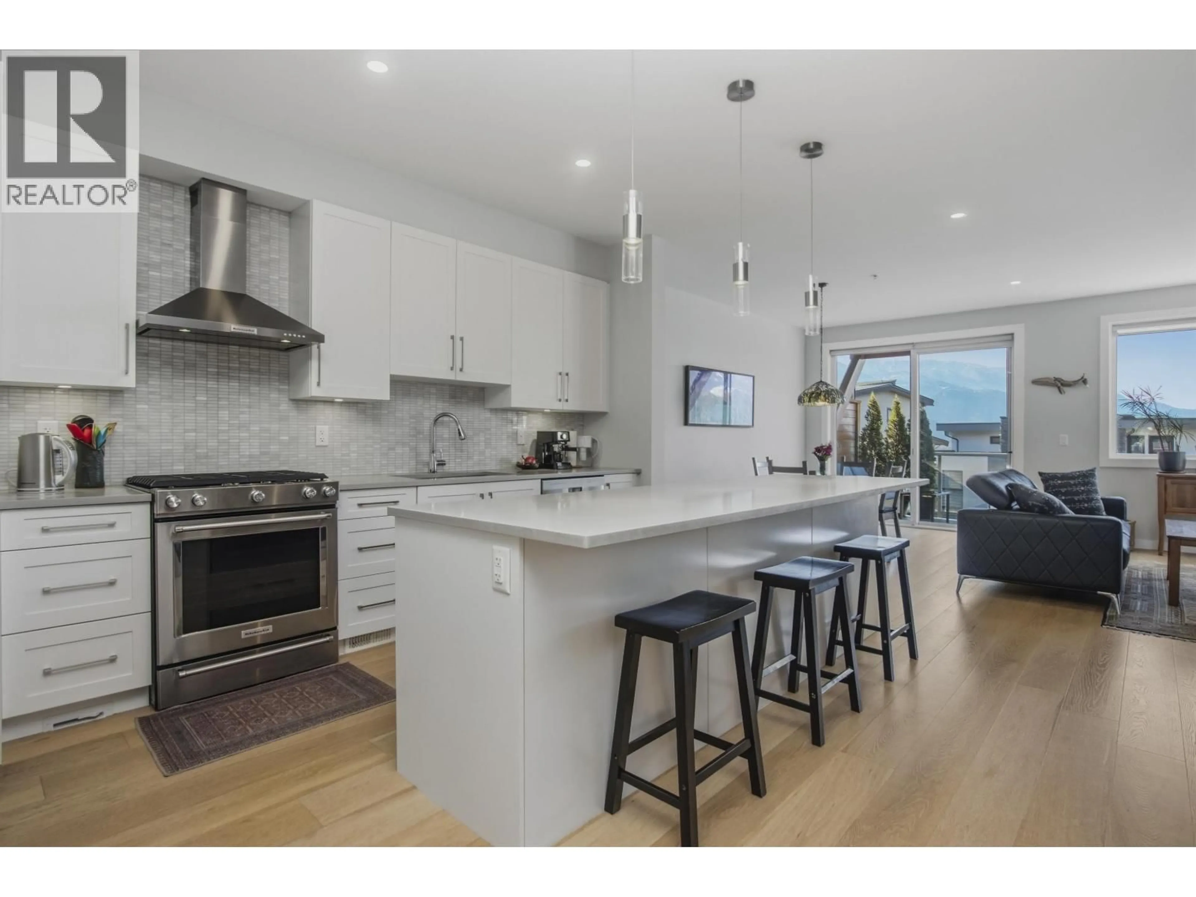 Open concept kitchen, unknown for 41314 HORIZON DRIVE, Squamish British Columbia V8B0Y7