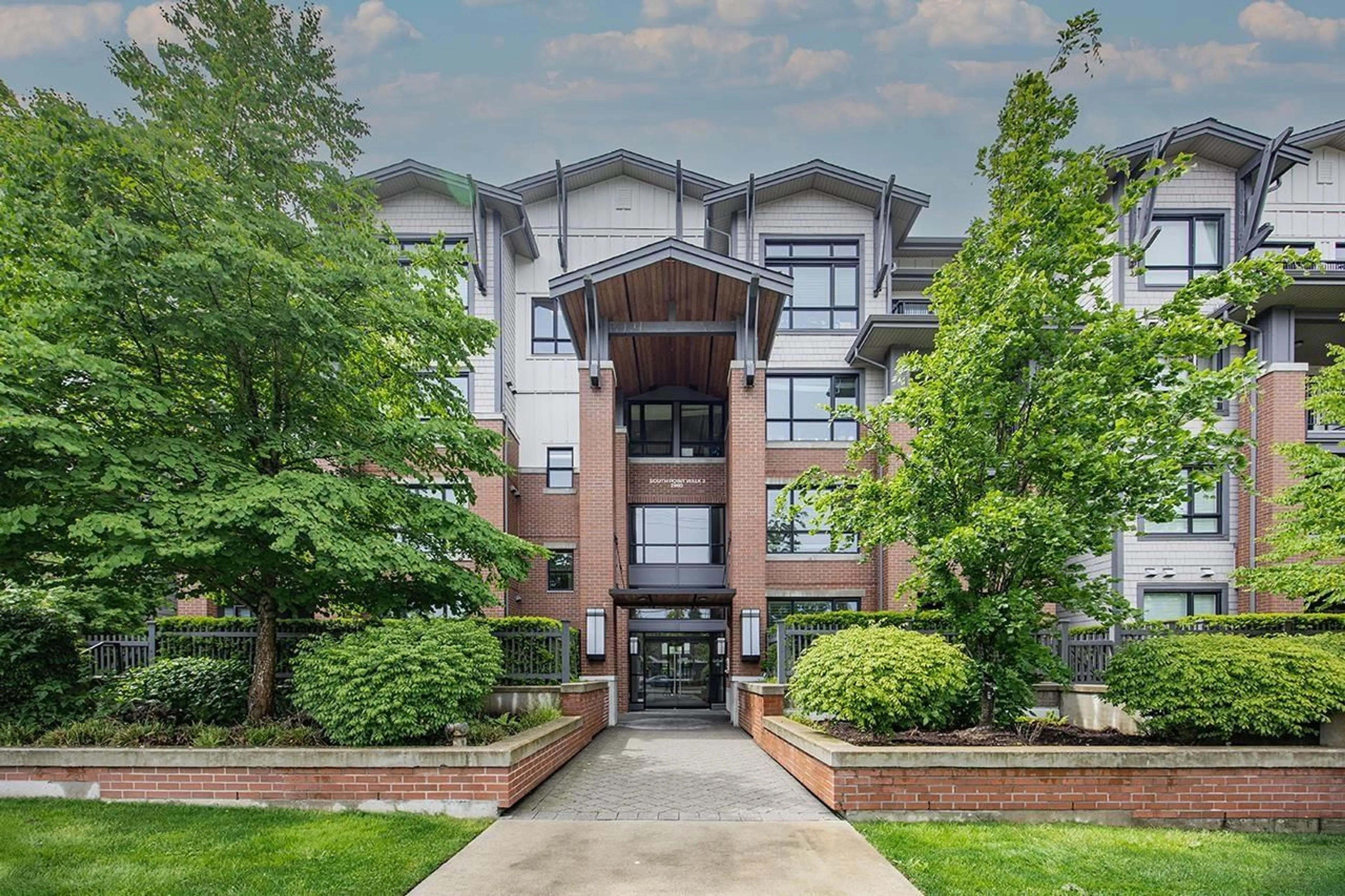 Indoor foyer for 205 - 2960 151 STREET, Surrey British Columbia V4P0G3