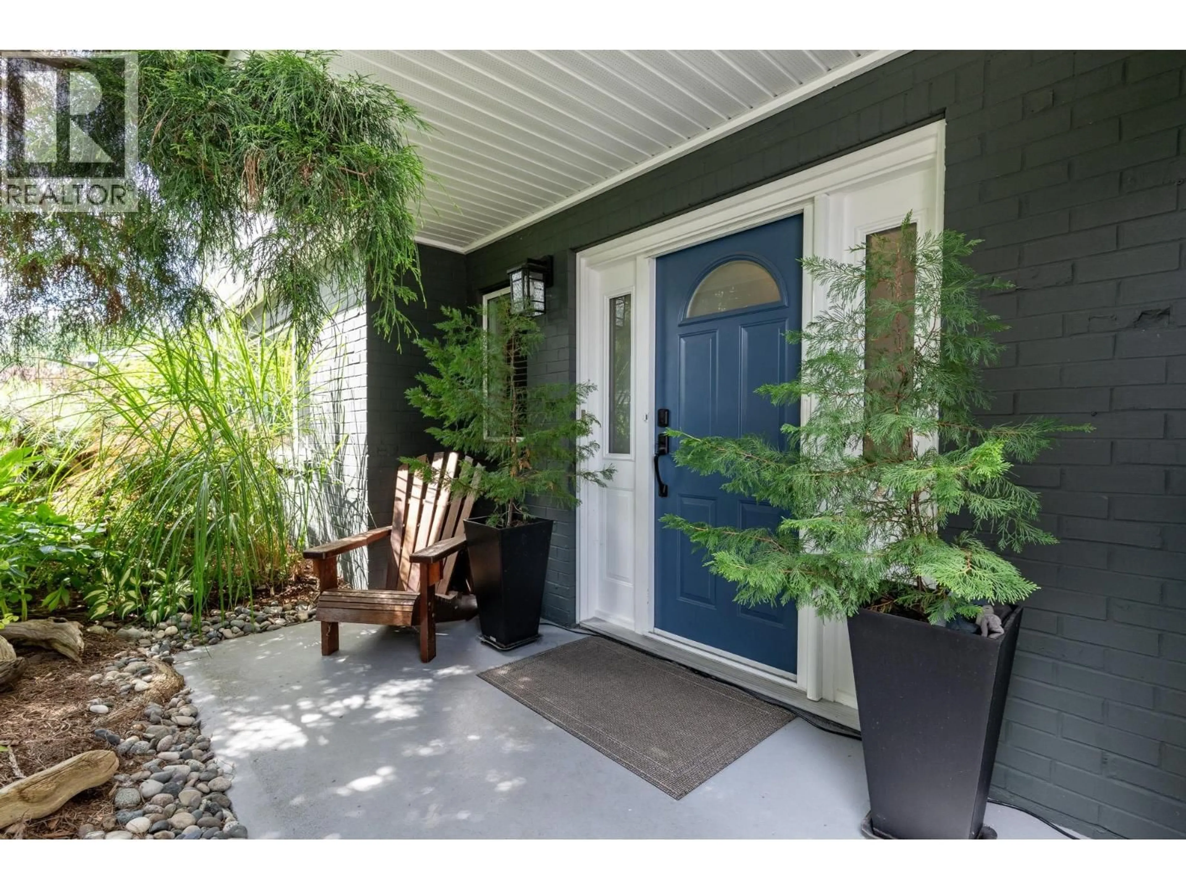 Indoor entryway for 1753 CHALMERS AVENUE, Port Coquitlam British Columbia V3B2T3