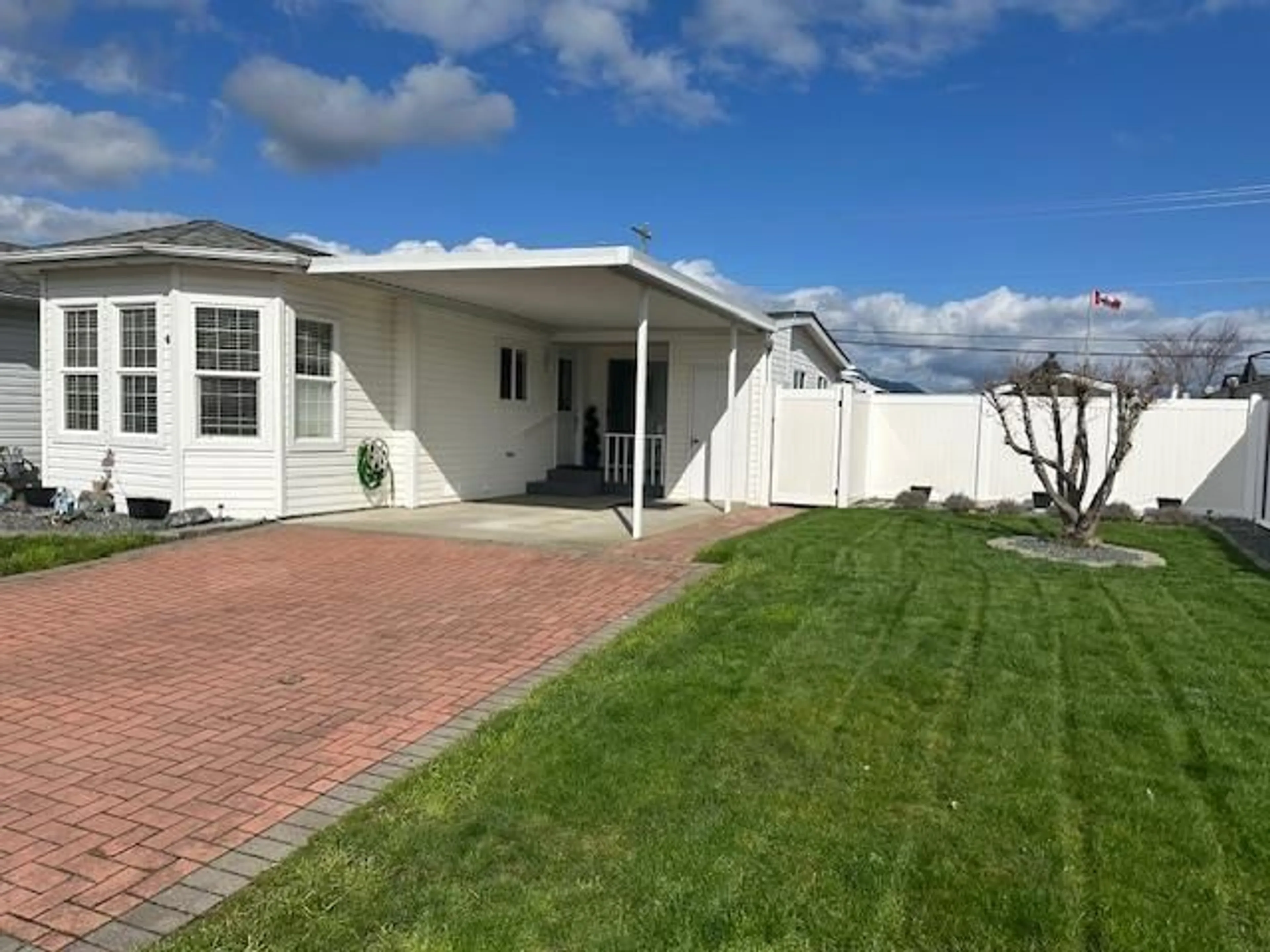 Home with vinyl exterior material, street for 6 - 45918 KNIGHT ROAD, Chilliwack British Columbia V2R3X4