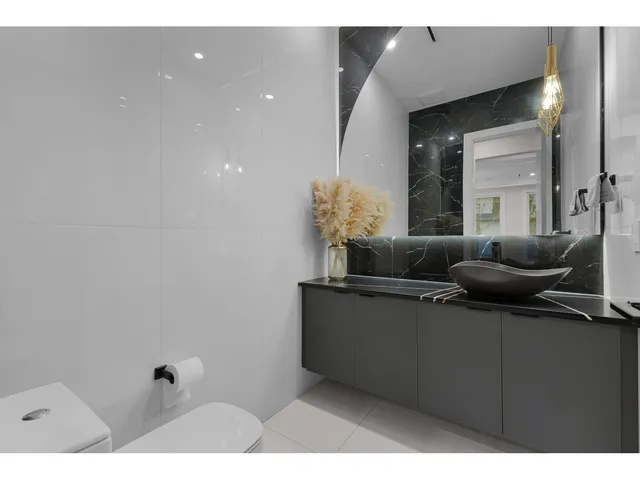 6122 152A STREET, Surrey 3