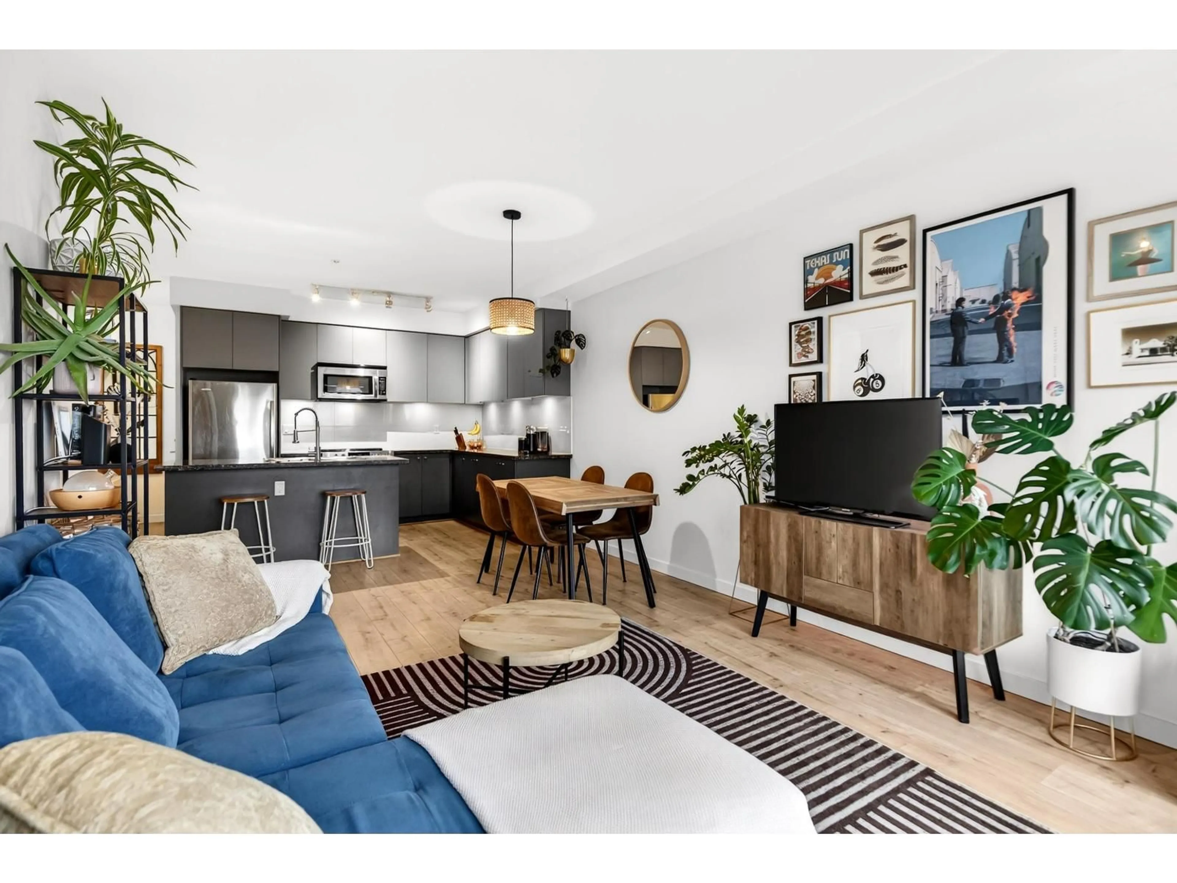 Living room with furniture, unknown for 401 - 6440 194 STREET, Surrey British Columbia V4N6J7