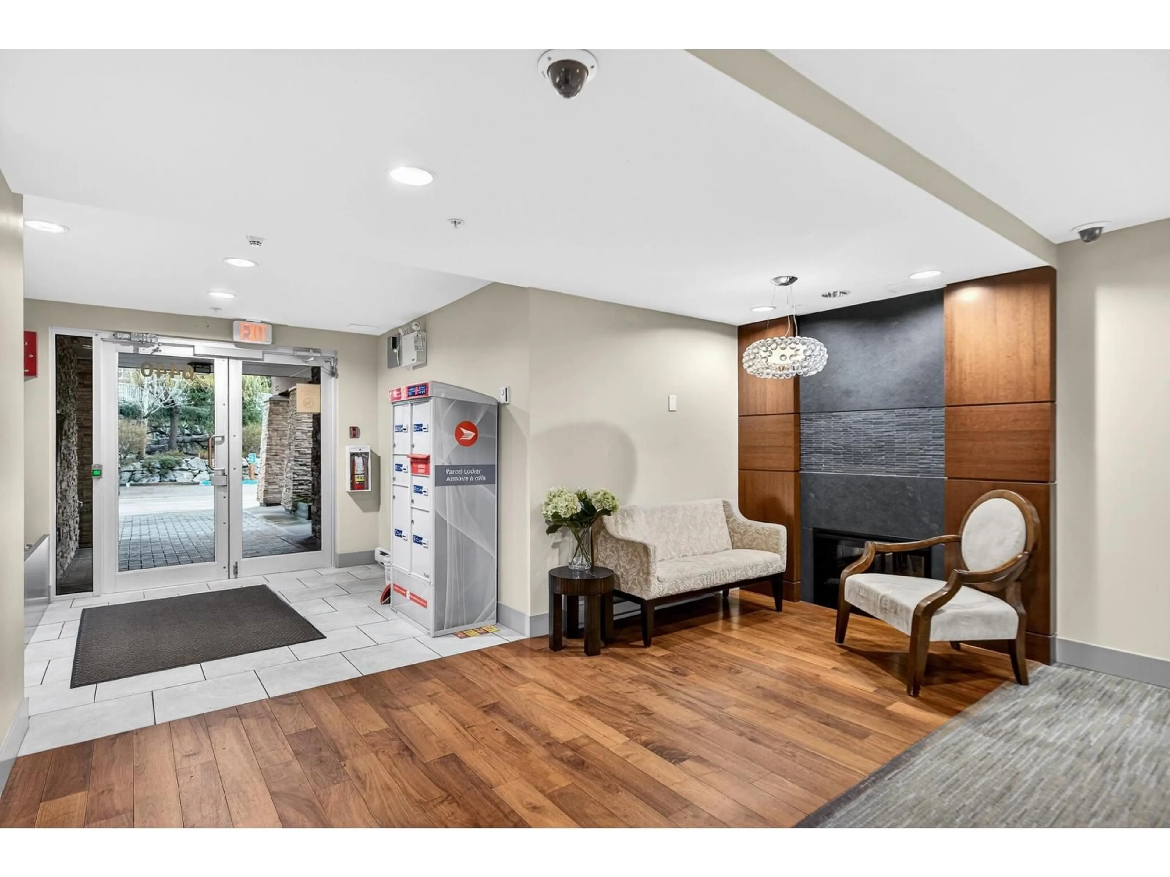 Indoor foyer for 401 - 6440 194 STREET, Surrey British Columbia V4N6J7