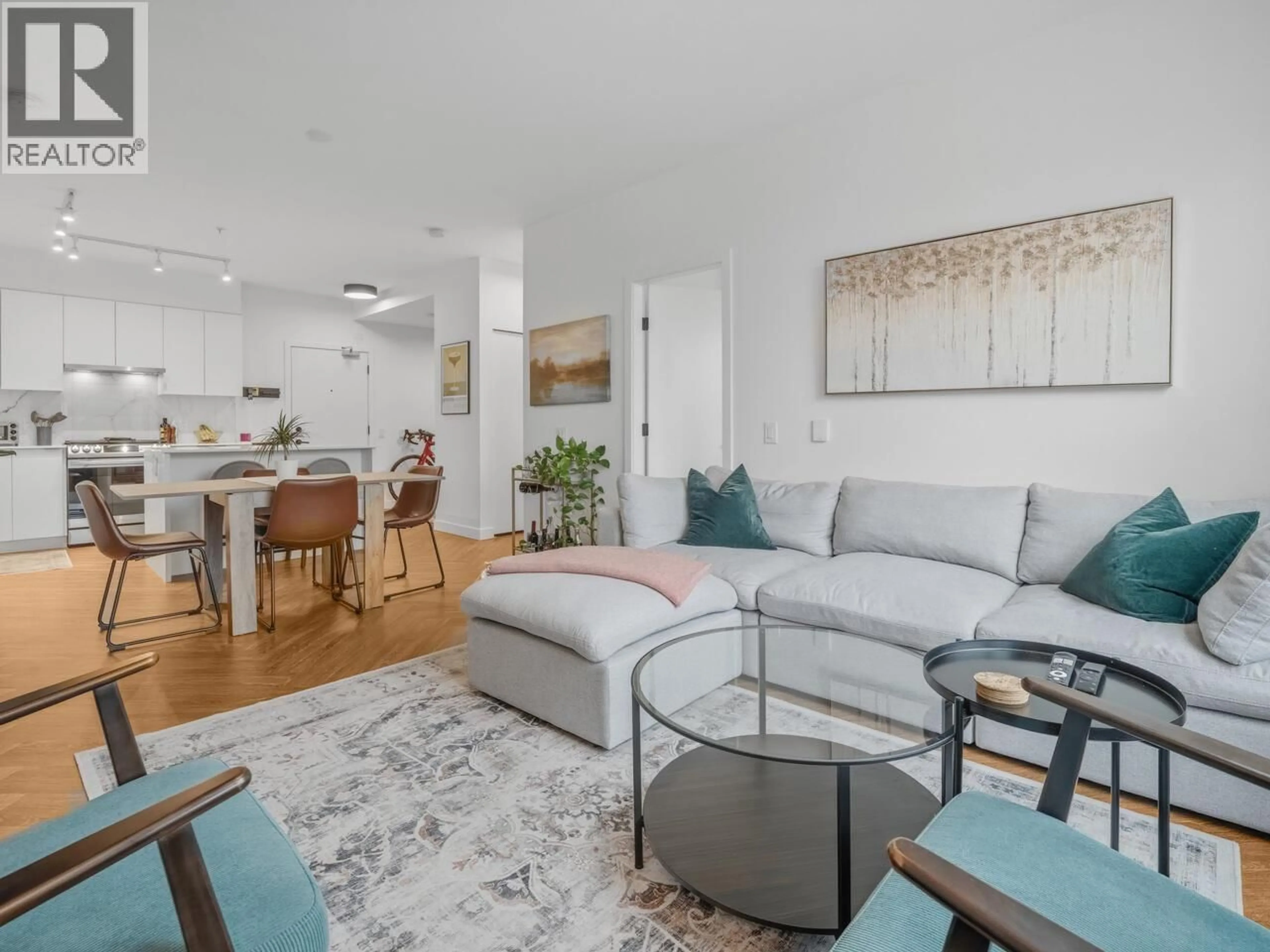 Living room with furniture, unknown for 514 - 3229 ST. JOHNS STREET, Port Moody British Columbia V3H0M4