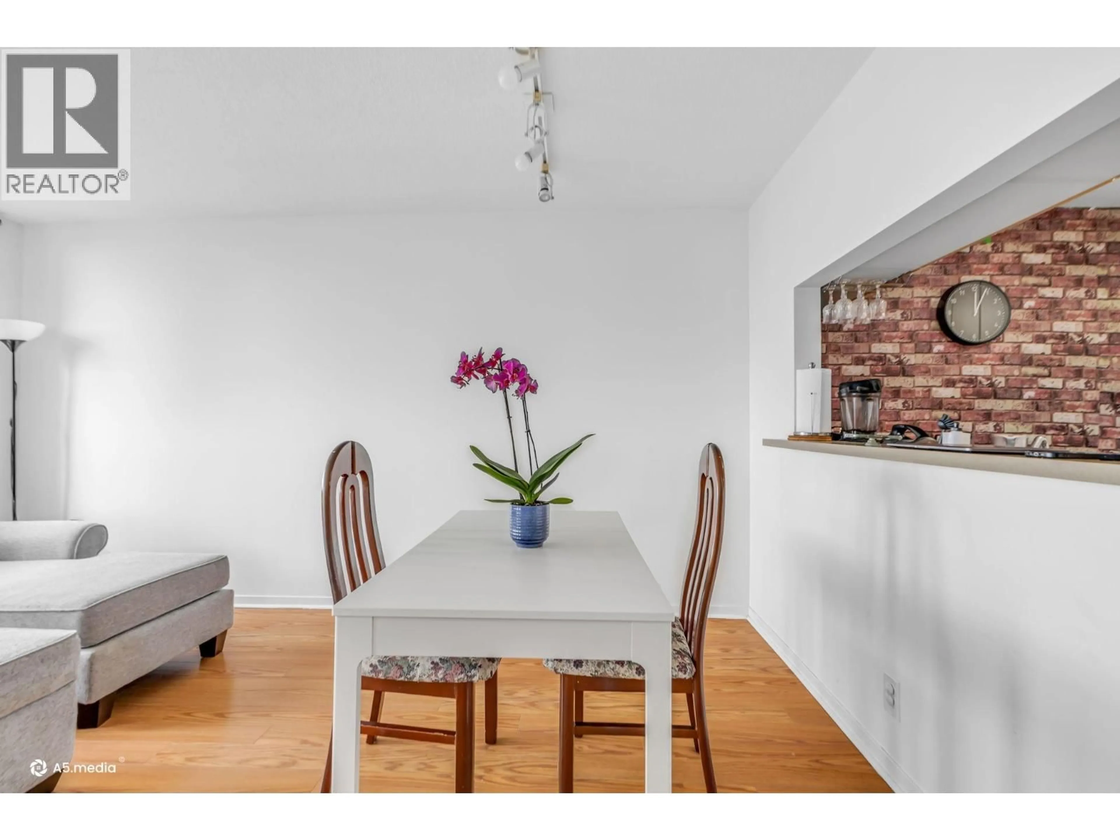 Dining room, wood/laminate floor for 2508 - 3663 CROWLEY DRIVE, Vancouver British Columbia V5R6H4
