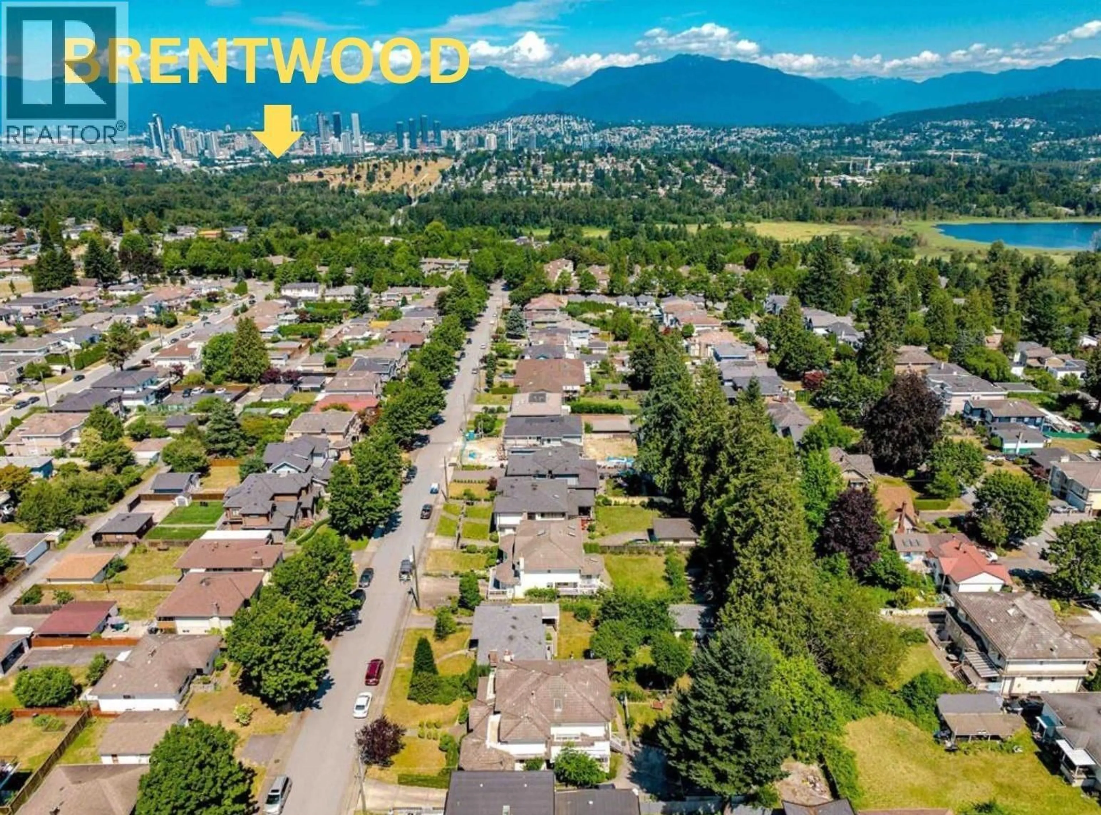 A pic from outside/outdoor area/front of a property/back of a property/a pic from drone, mountain view for 6338 SELMA AVENUE, Burnaby British Columbia V5H3R2