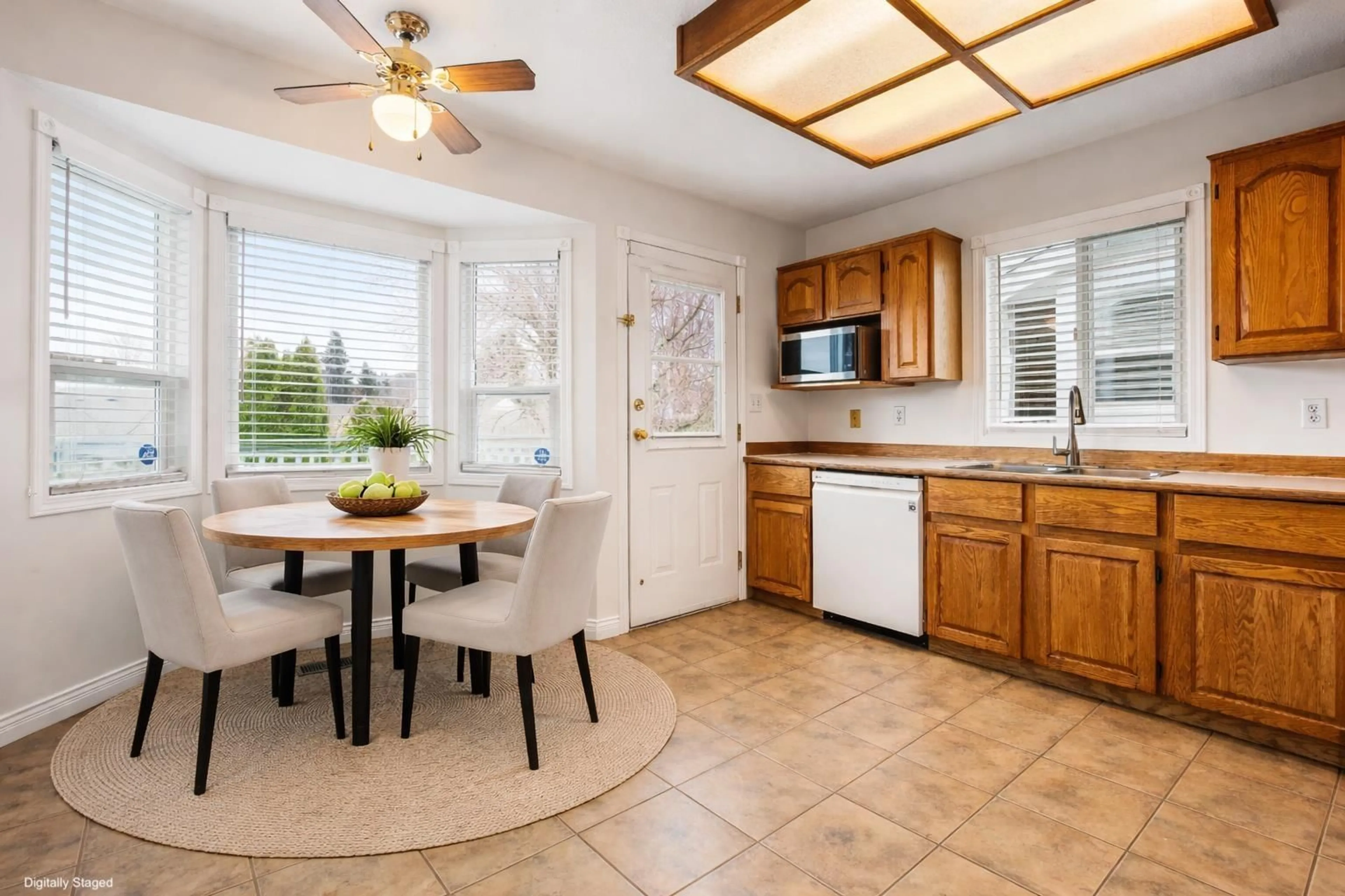 Open concept kitchen, ceramic/tile floor for 5750 CARTER ROAD, Chilliwack British Columbia V2R3K1
