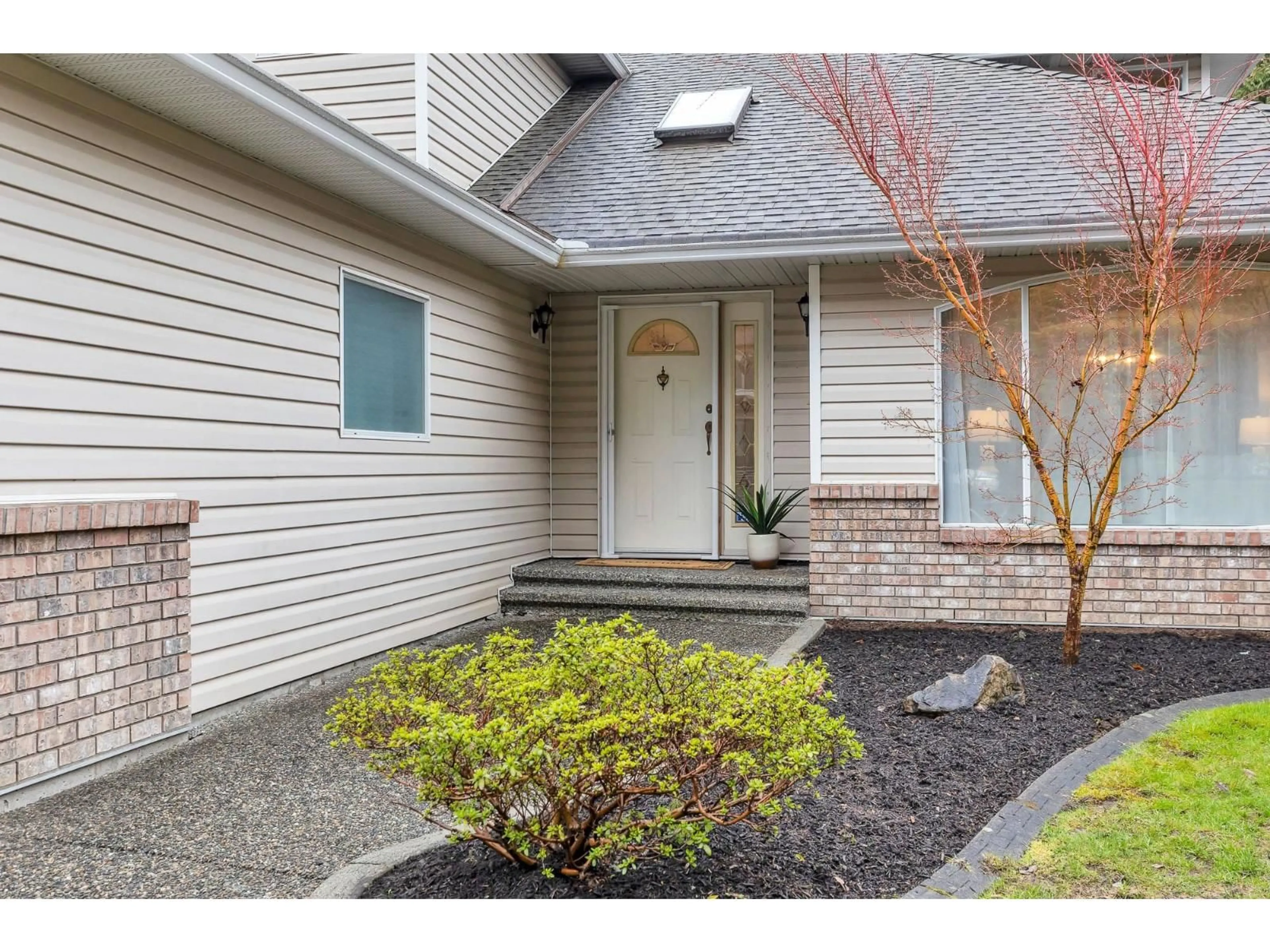 Unknown for 9289 204 STREET, Langley British Columbia V1M2L8