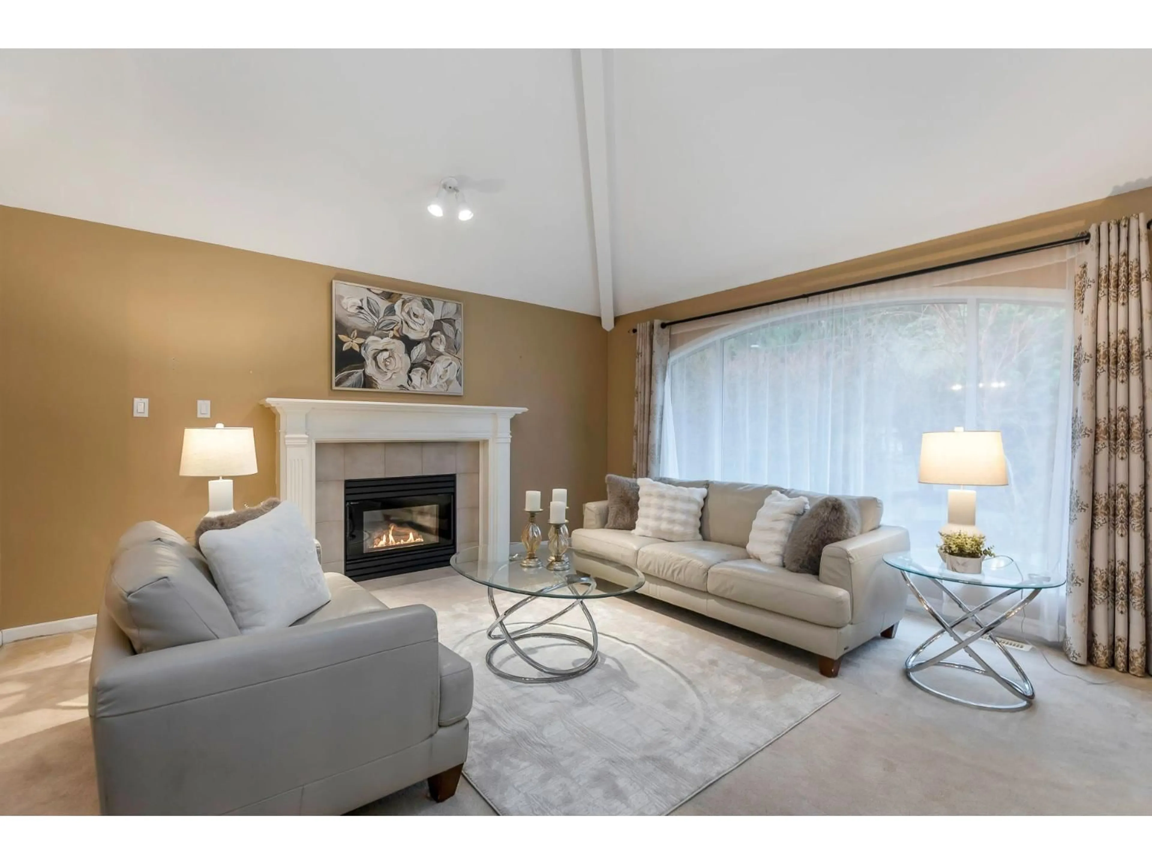 Living room with furniture, unknown for 9289 204 STREET, Langley British Columbia V1M2L8