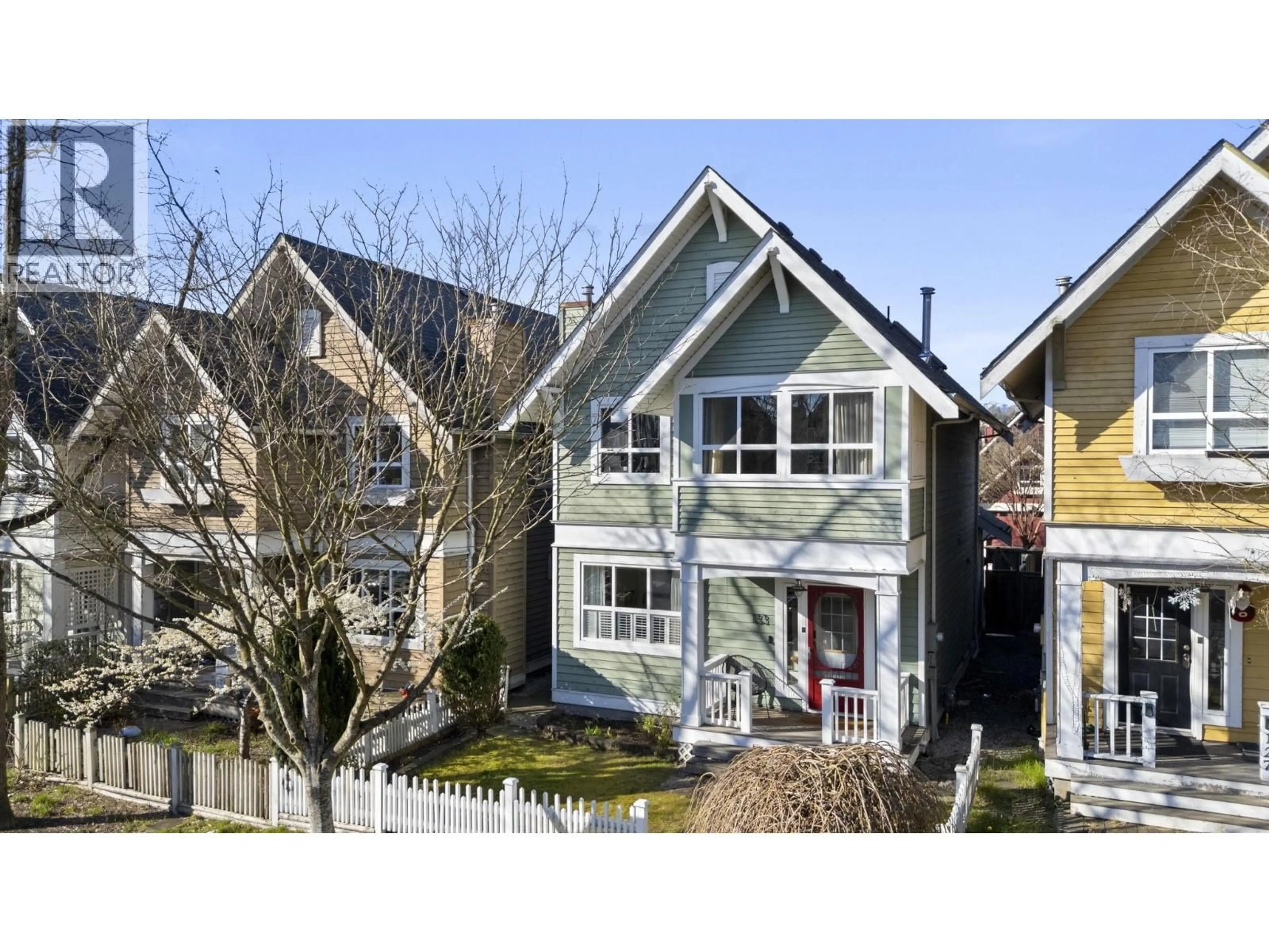 Home with vinyl exterior material, street for 133 STAR CRESCENT, New Westminster British Columbia V3M6X6