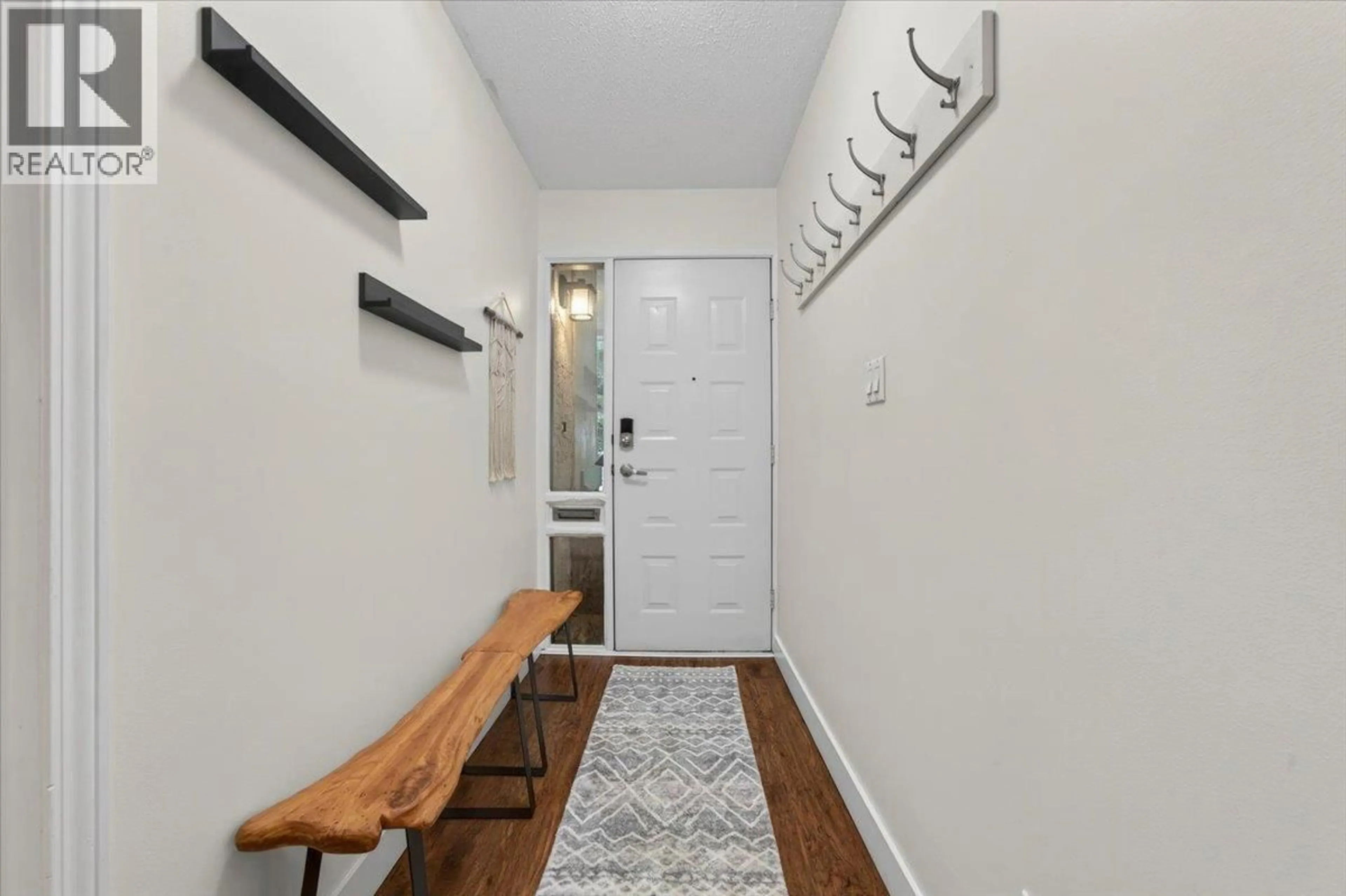 Indoor entryway for 44 - 1240 FALCON DRIVE, Coquitlam British Columbia V3E2B4