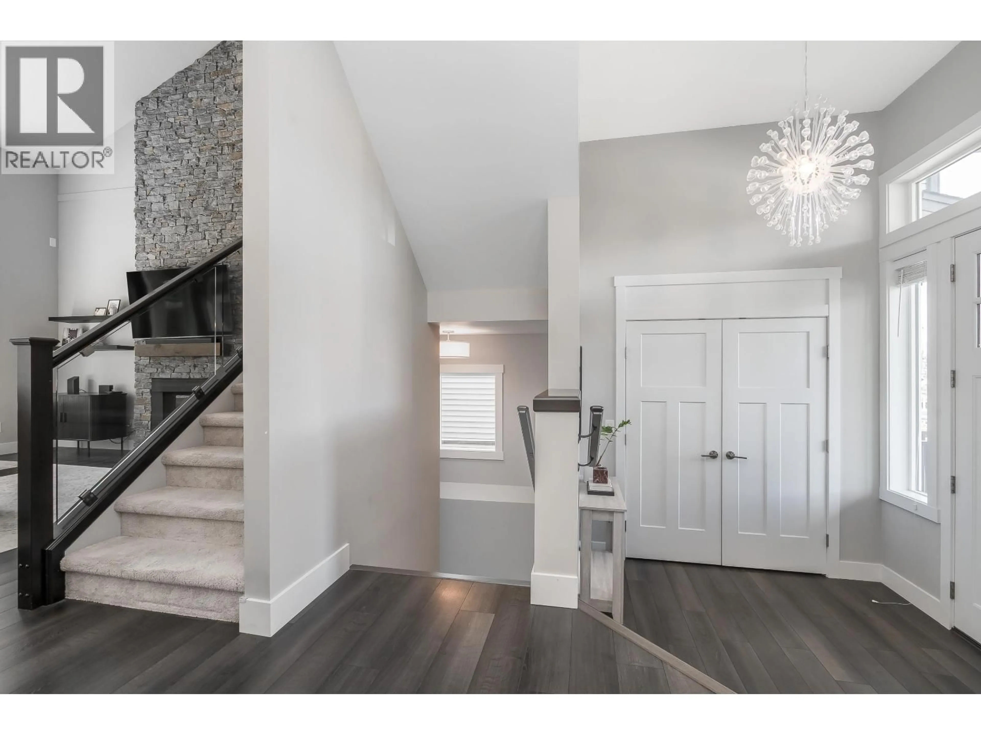 Indoor entryway for 22822 136 AVENUE, Maple Ridge British Columbia V4R0B3