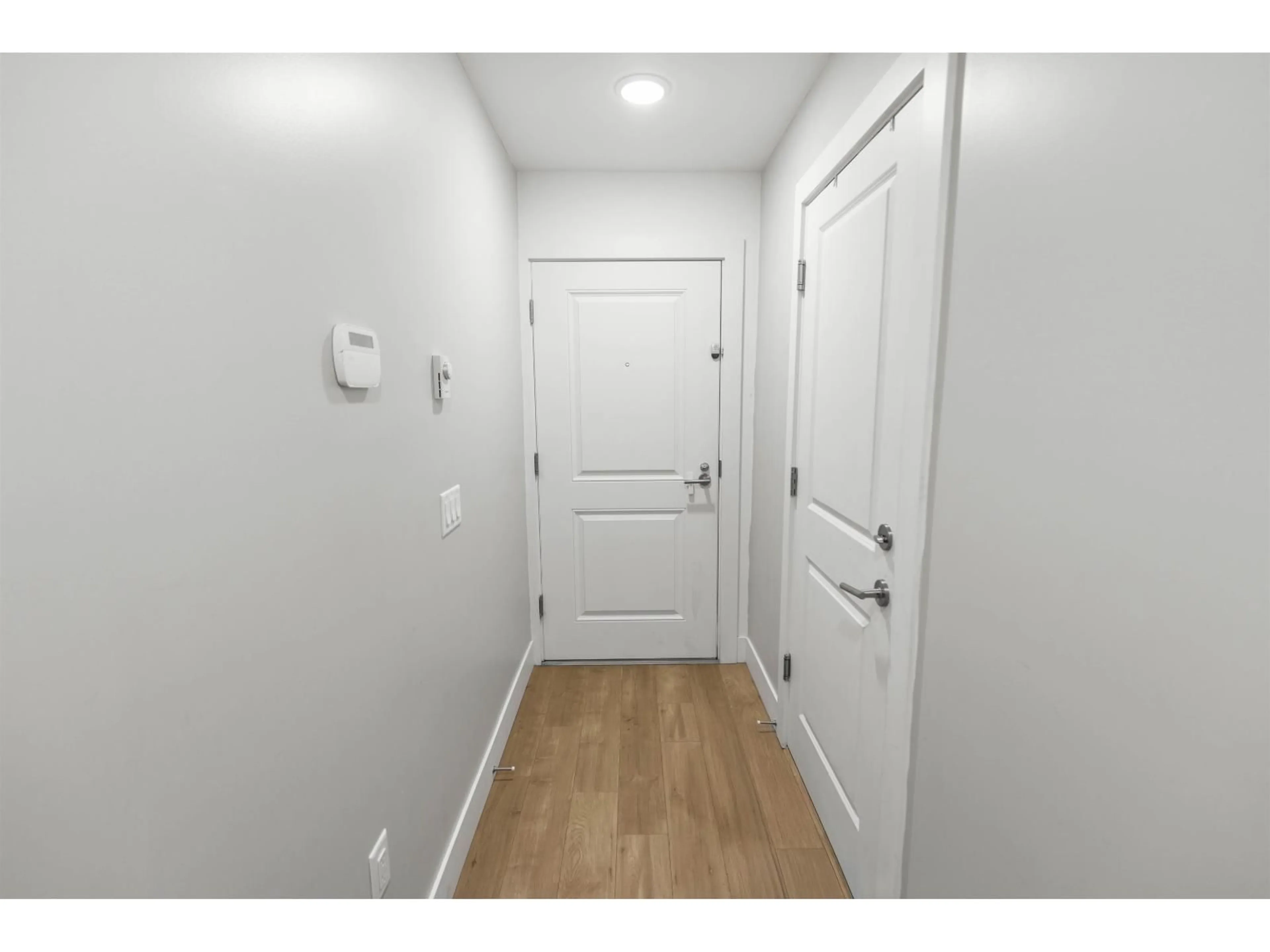 Indoor entryway for 505 - 2267 MCKENZIE ROAD, Abbotsford British Columbia V2S0M9