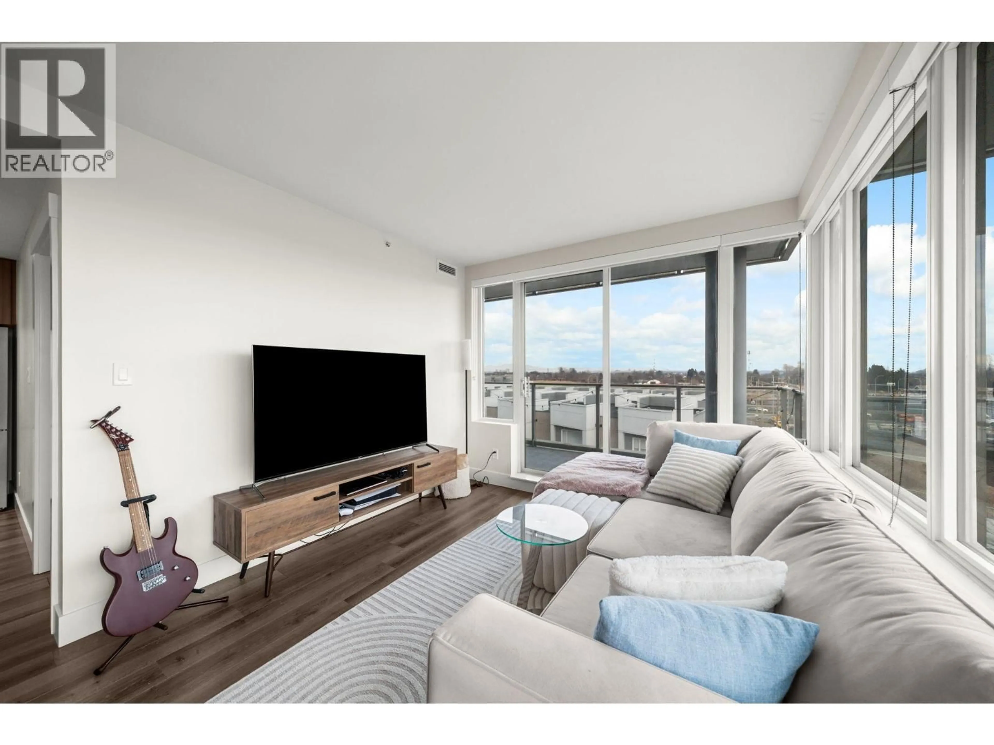 Living room with furniture, unknown for 613 - 10788 NO. 5 ROAD, Richmond British Columbia V6W0B7