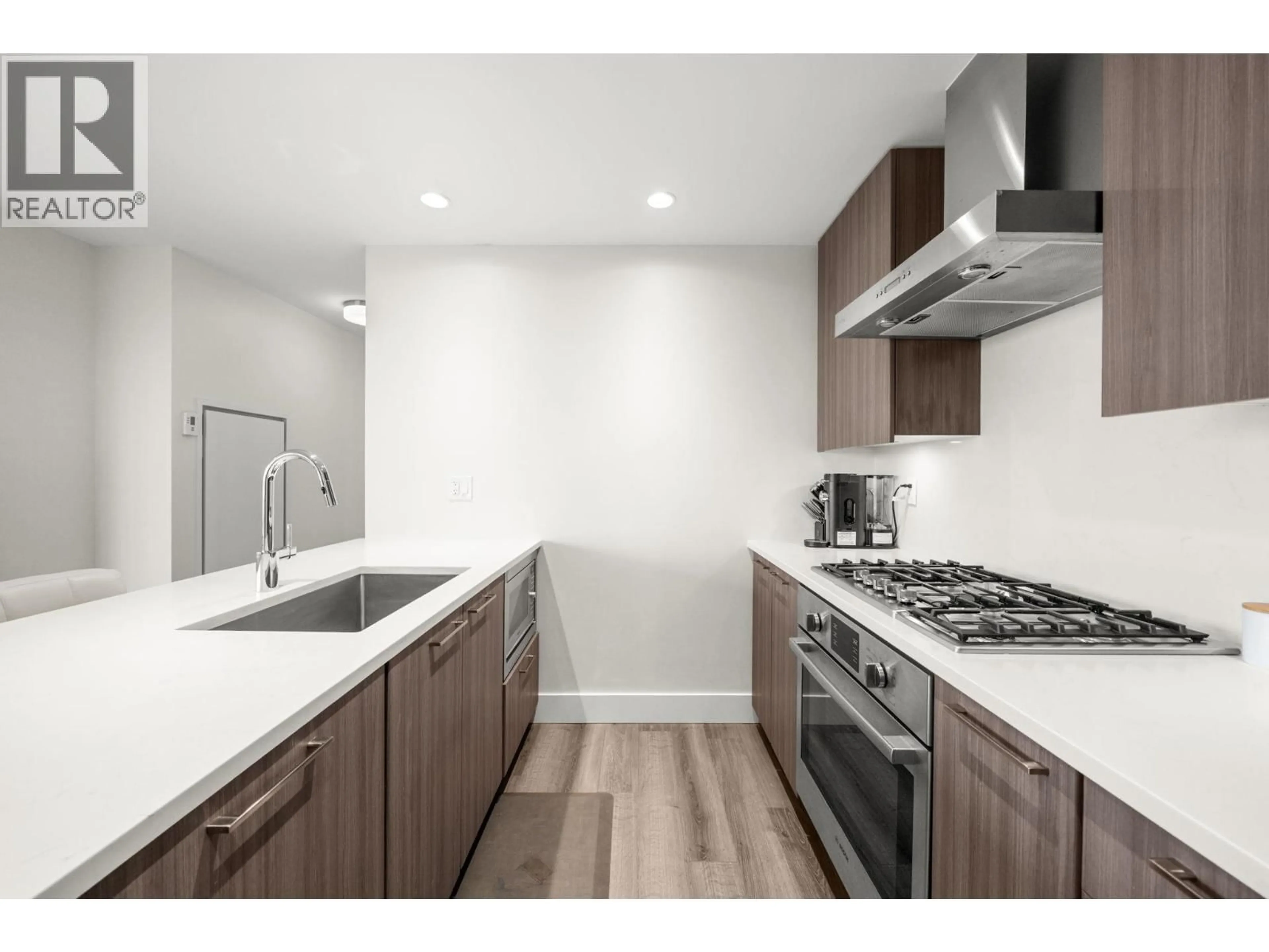 Standard kitchen, wood/laminate floor for 613 - 10788 NO. 5 ROAD, Richmond British Columbia V6W0B7