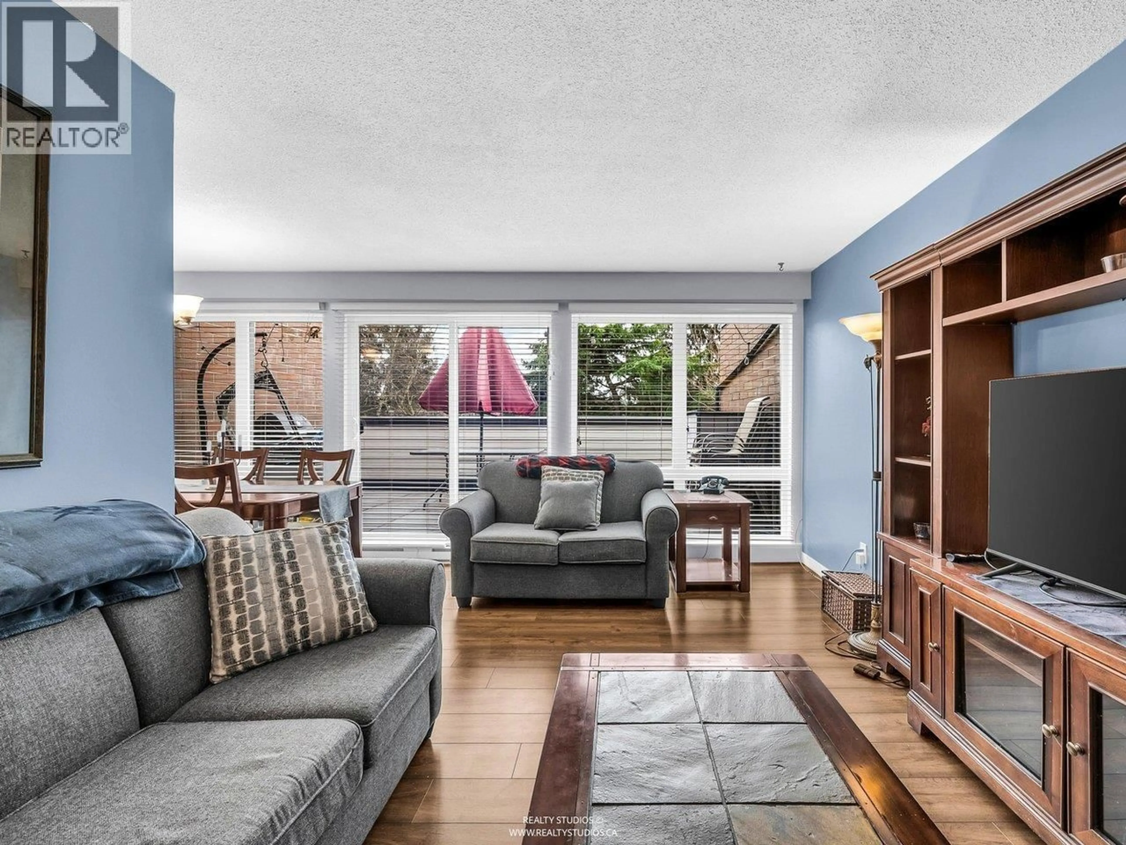 Living room with furniture, unknown for 21 - 10200 4TH AVENUE, Richmond British Columbia V7E1V3