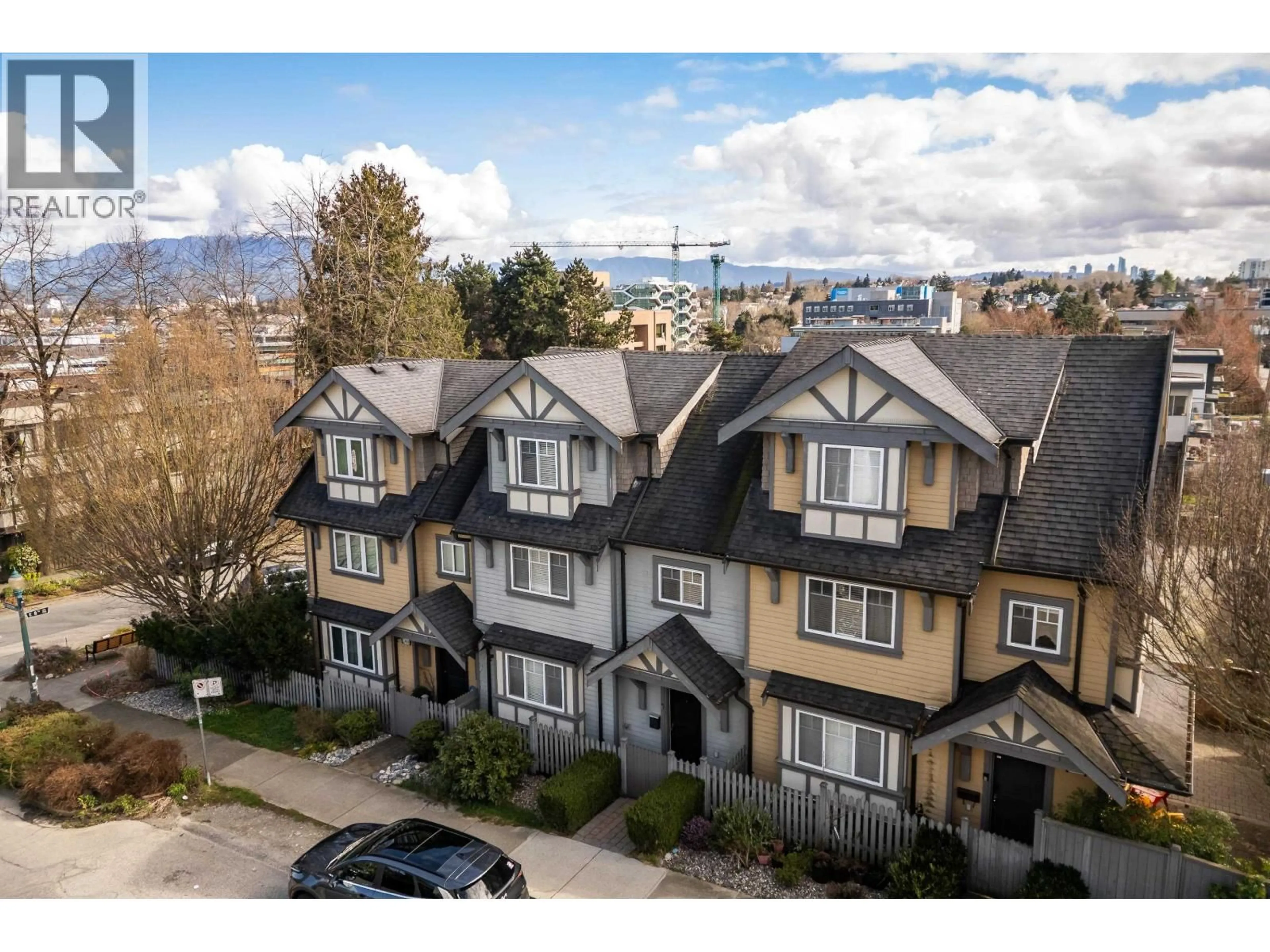 A pic from outside/outdoor area/front of a property/back of a property/a pic from drone, mountain view for 2412 ST. CATHERINES STREET, Vancouver British Columbia V5T3X9