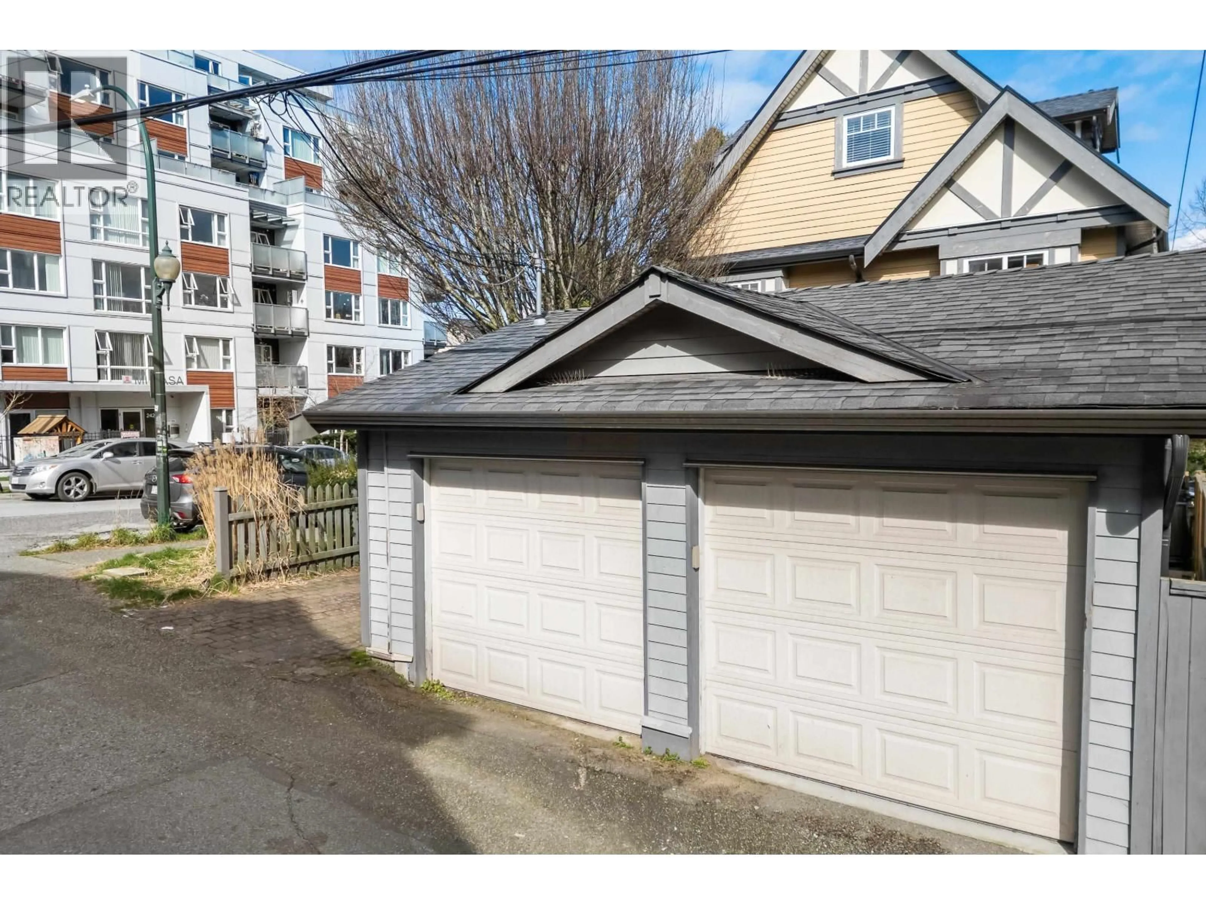 Indoor garage for 2412 ST. CATHERINES STREET, Vancouver British Columbia V5T3X9