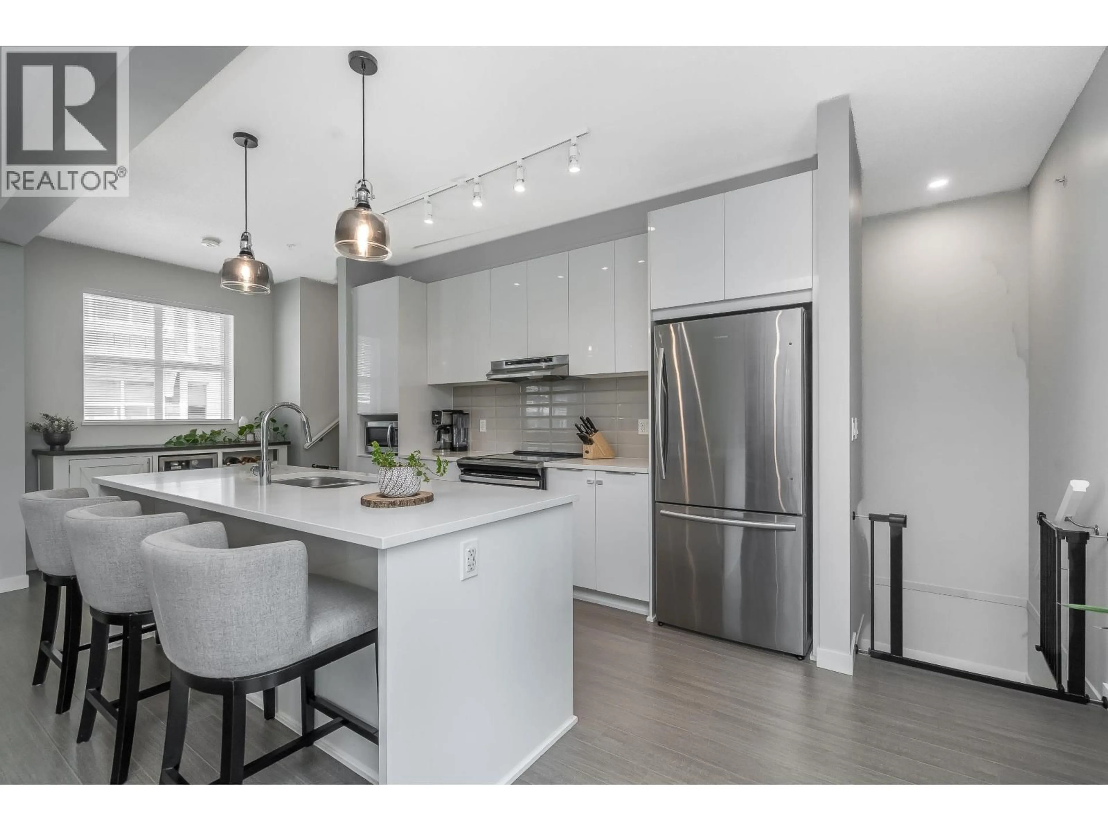 Open concept kitchen, unknown for 602 - 11295 PAZARENA PLACE, Maple Ridge British Columbia V2X4K9