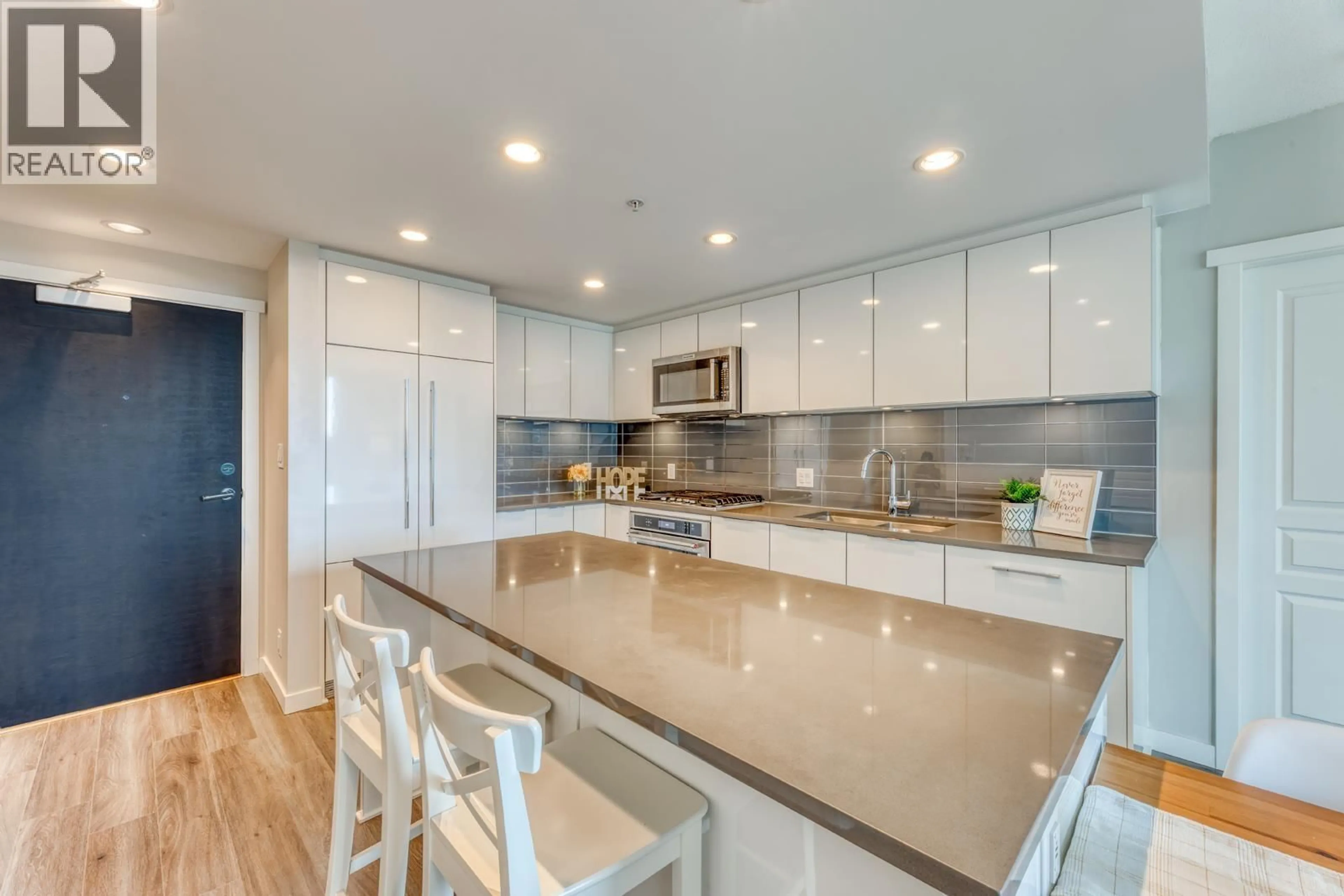 Unknown for 1604 - 3100 WINDSOR GATE, Coquitlam British Columbia V3B0P3