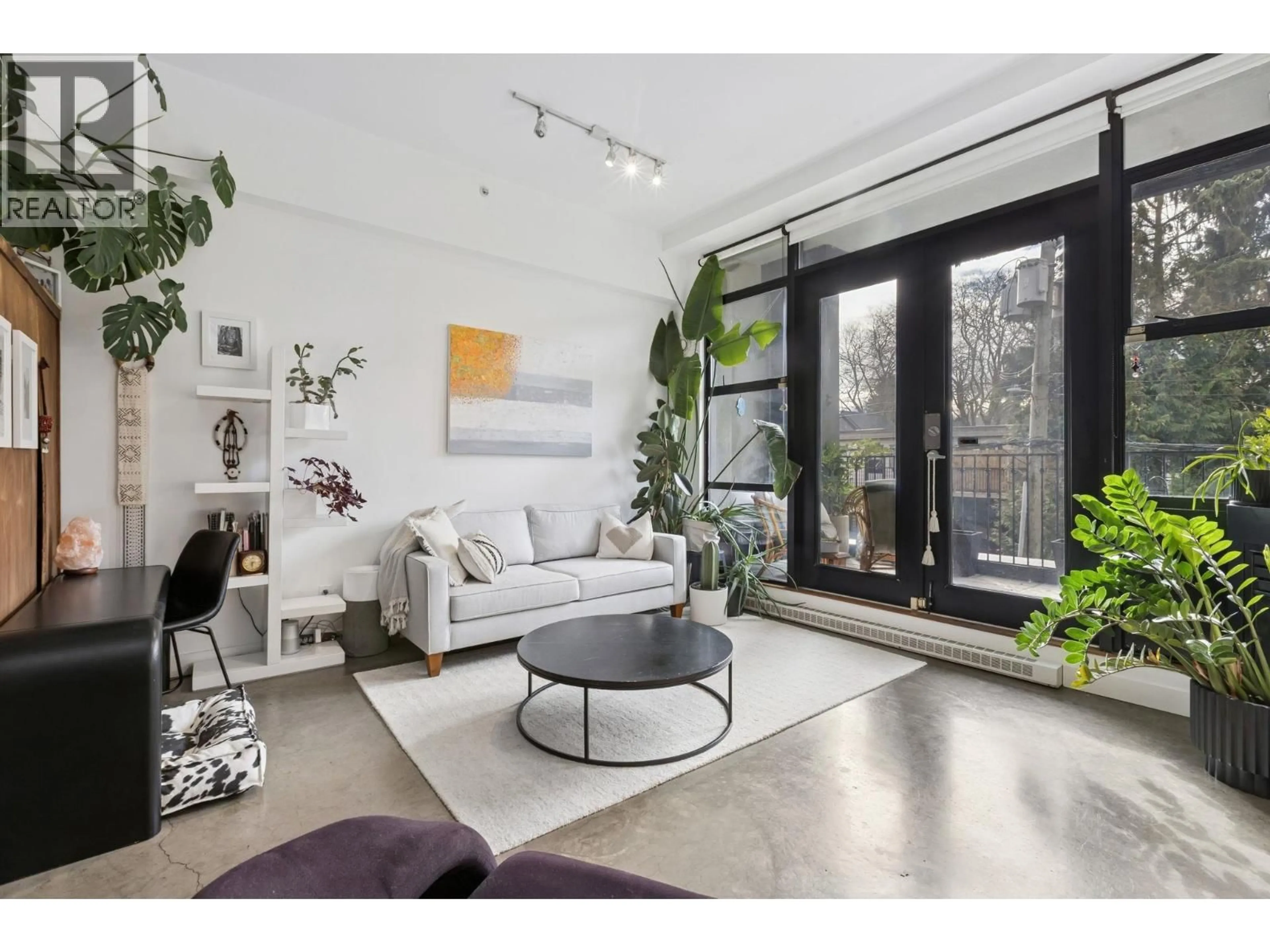 Living room with furniture, unknown for 10 - 2156 12TH AVENUE, Vancouver British Columbia V6K2N2