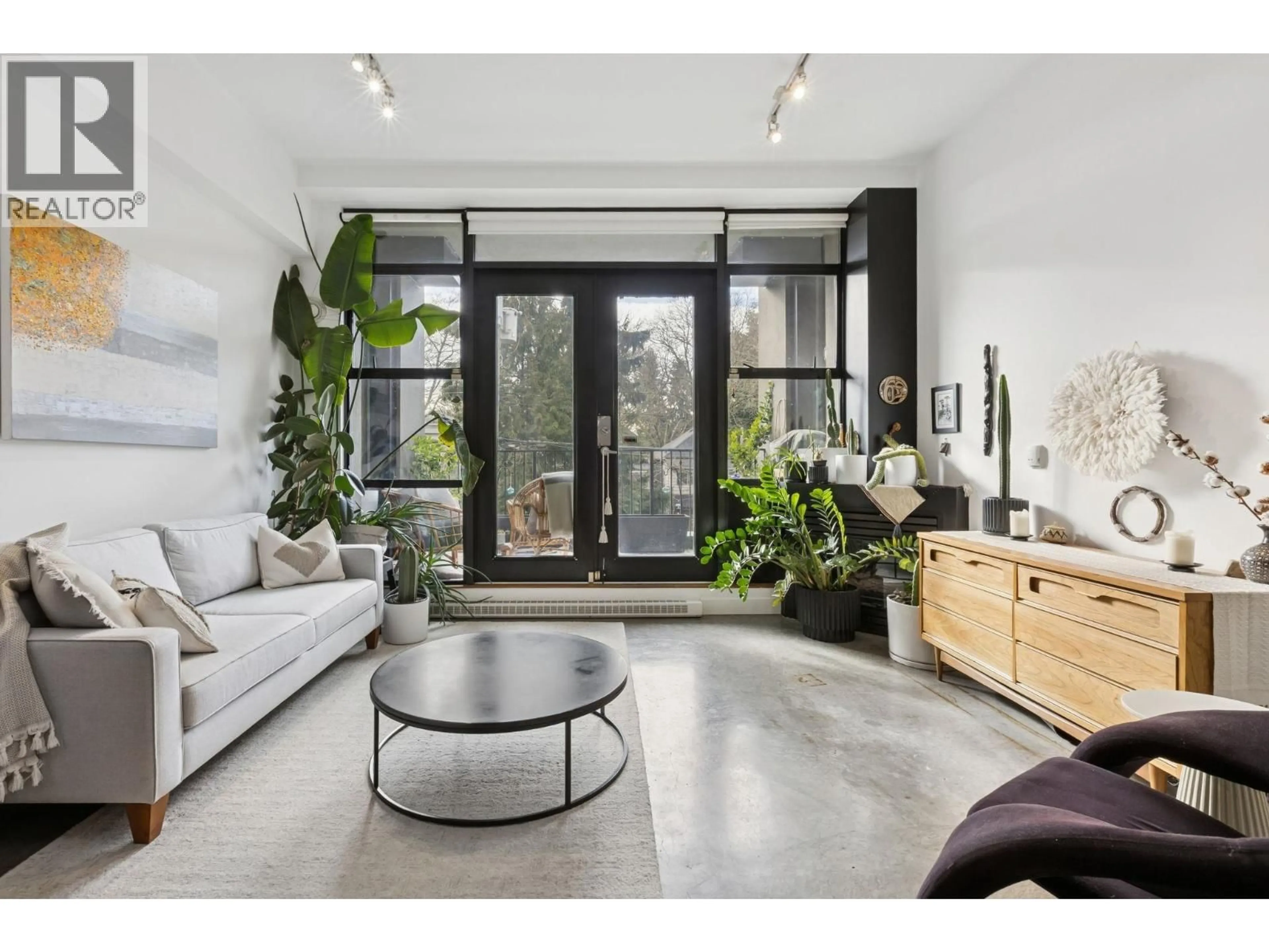 Living room with furniture, unknown for 10 - 2156 12TH AVENUE, Vancouver British Columbia V6K2N2