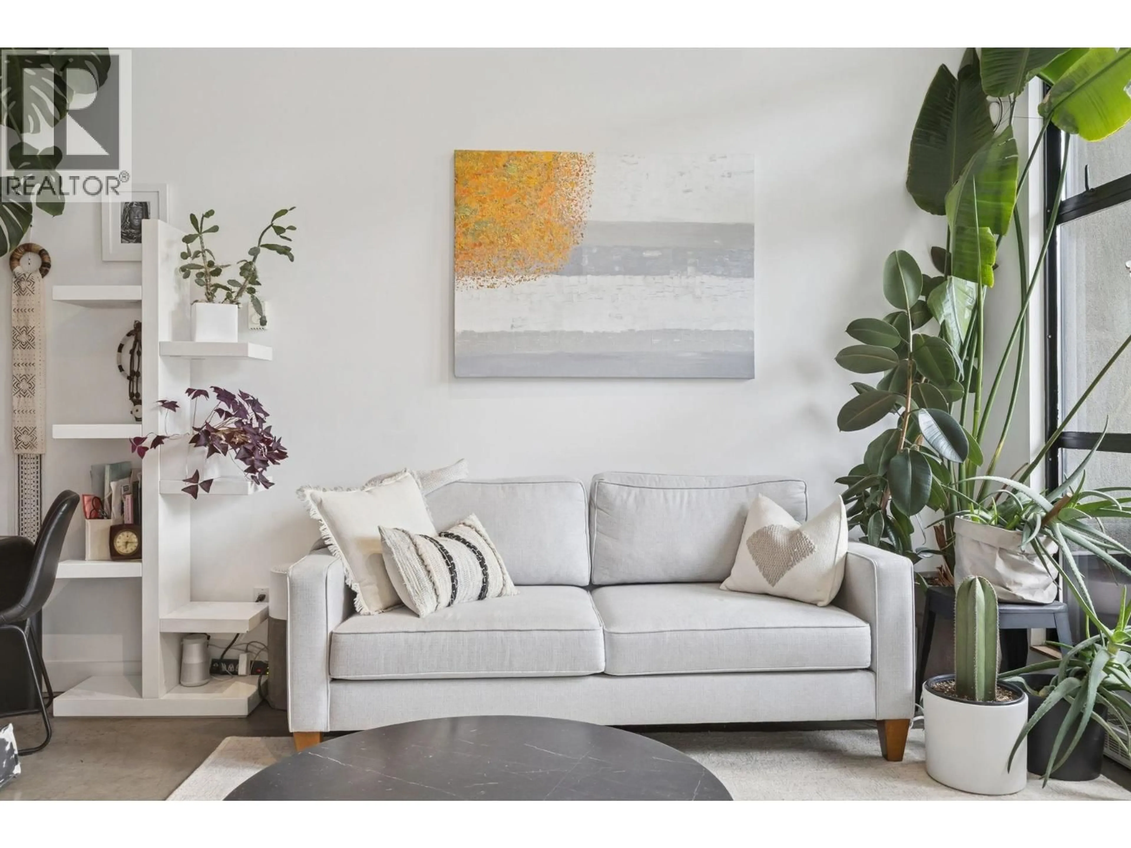 Living room with furniture, unknown for 10 - 2156 12TH AVENUE, Vancouver British Columbia V6K2N2