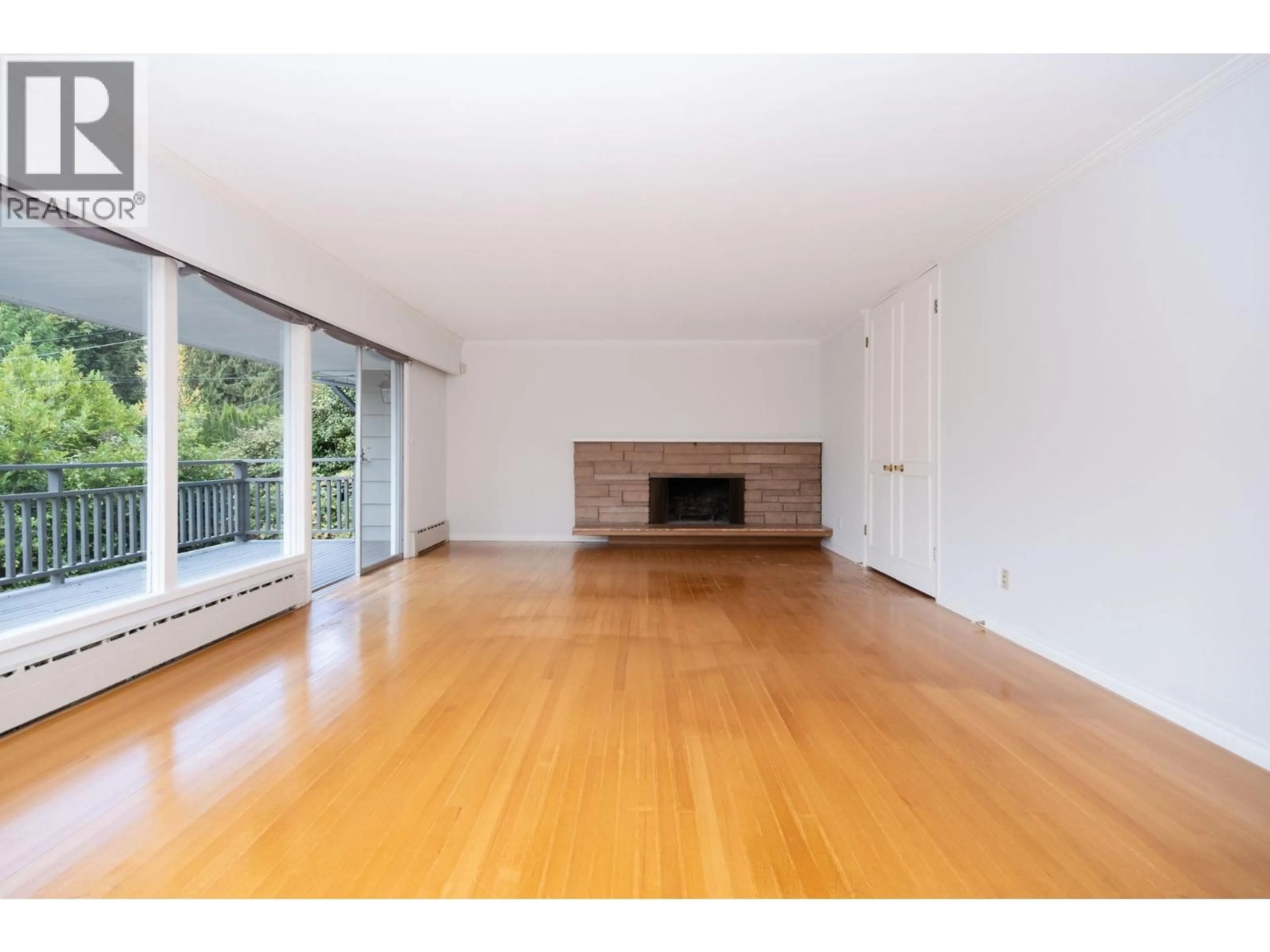 A pic of a room for 775 SOUTHBOROUGH DRIVE, West Vancouver British Columbia V7S1N1