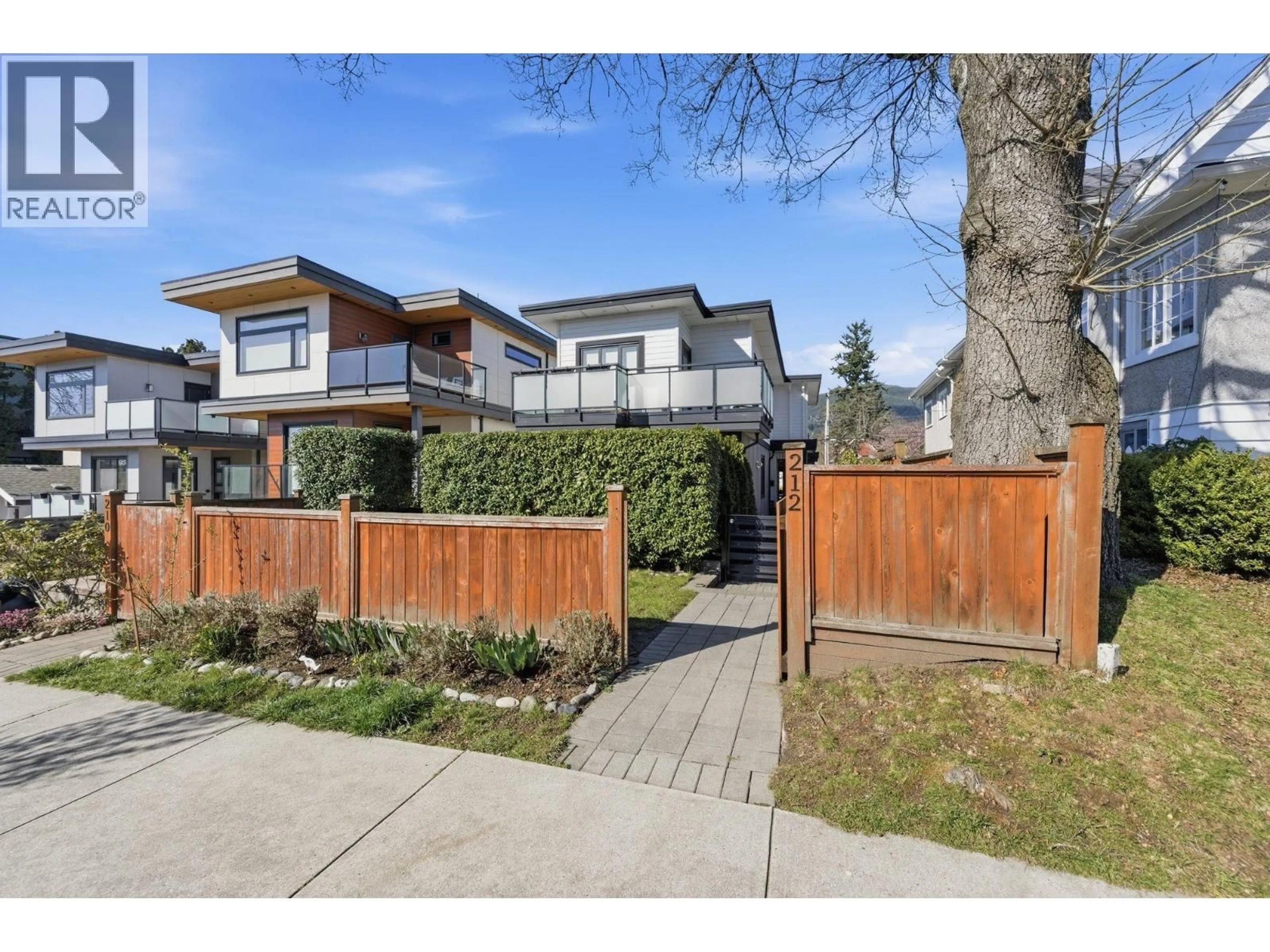 Unknown for 212 18TH STREET, North Vancouver British Columbia V7L2X6