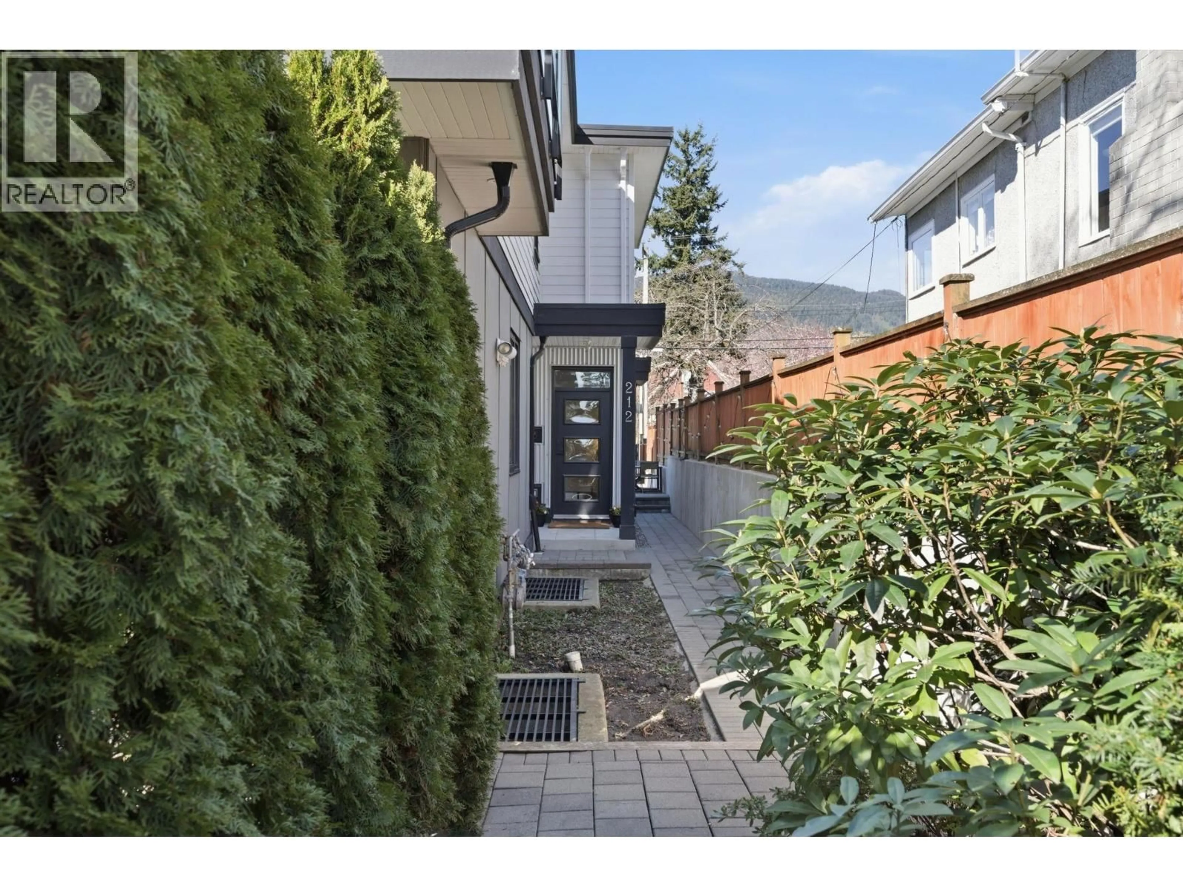 Unknown for 212 18TH STREET, North Vancouver British Columbia V7L2X6