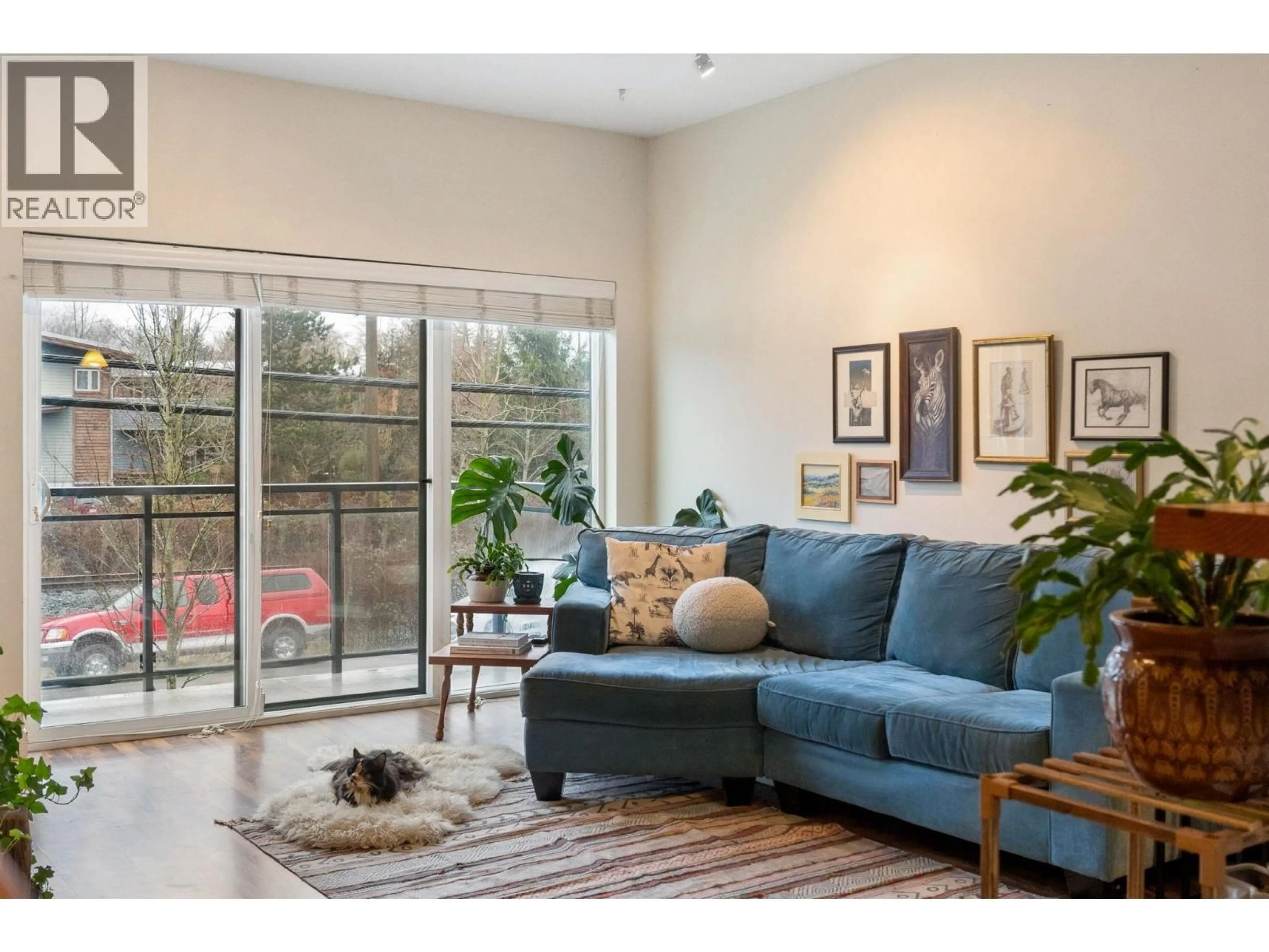 Living room with furniture, unknown for 40166 GOVERNMENT ROAD, Squamish British Columbia V0N1T0