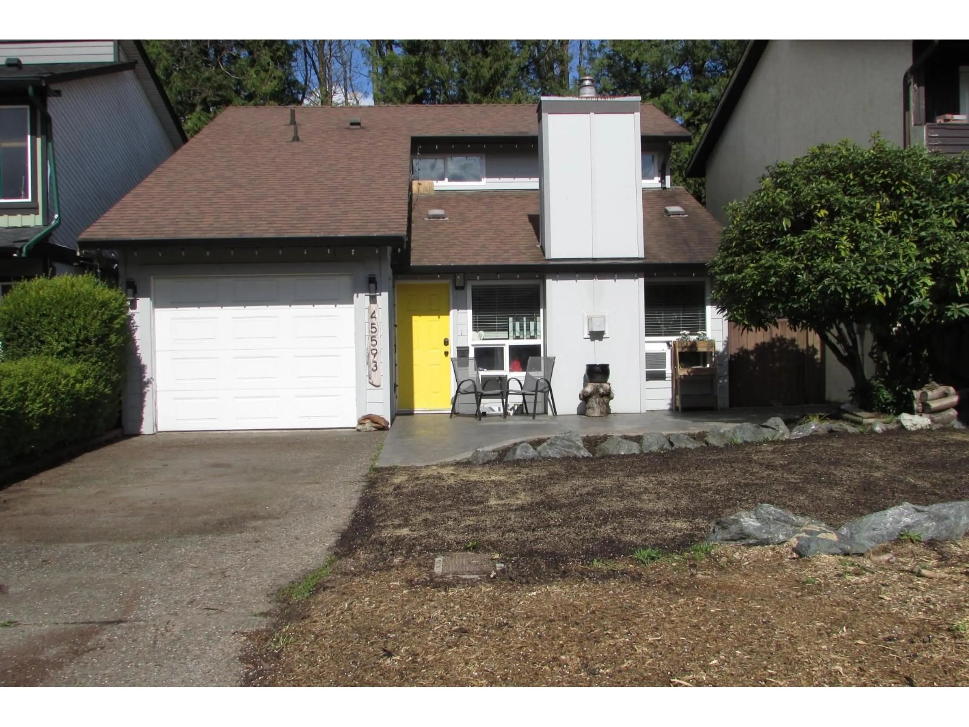 Home with vinyl exterior material, street for 45593 MCINTOSH DRIVE, Chilliwack British Columbia V2P6V4