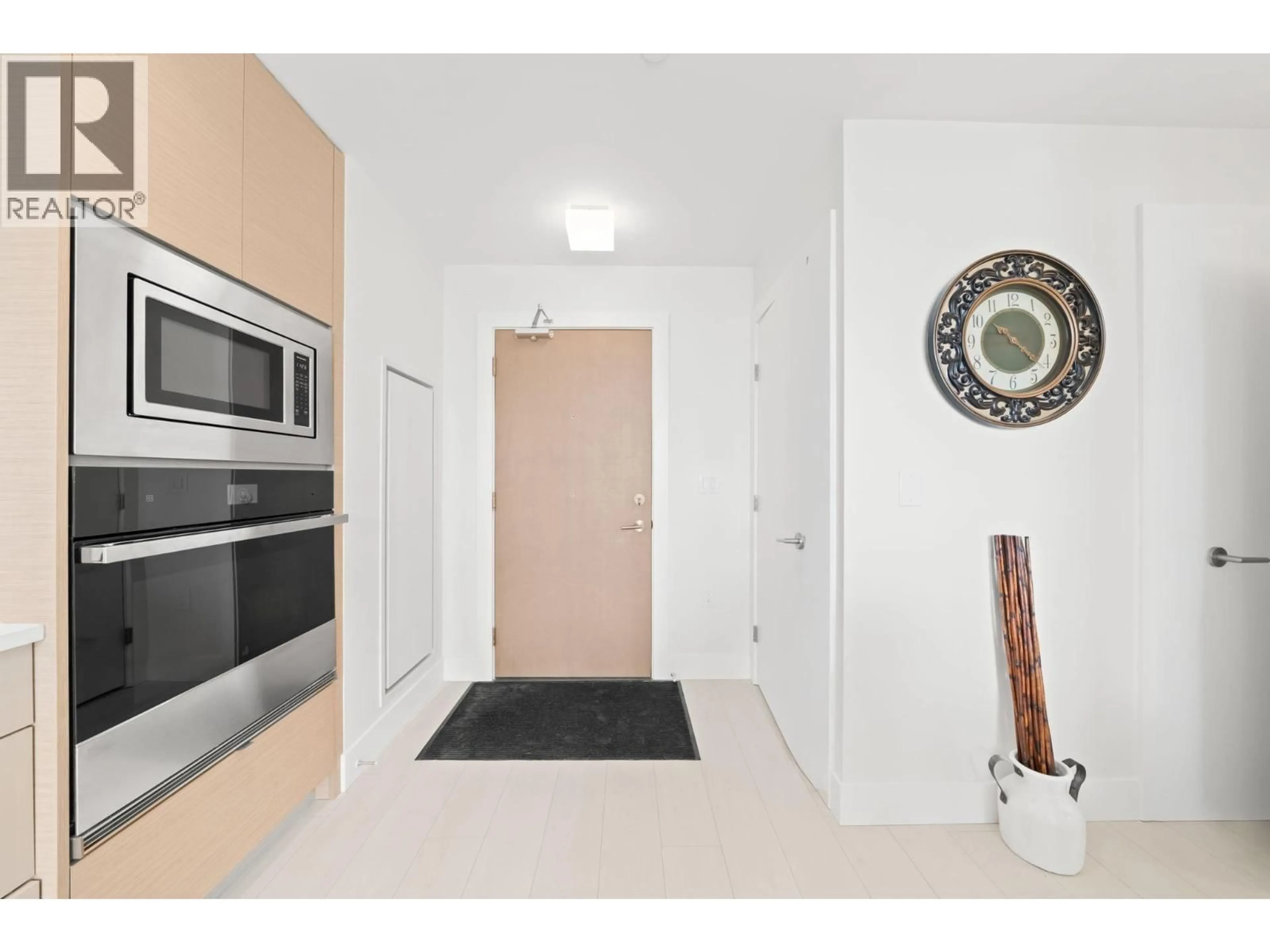 Indoor entryway for 2201 - 3438 SAWMILL CRESCENT, Vancouver British Columbia V5S0E3