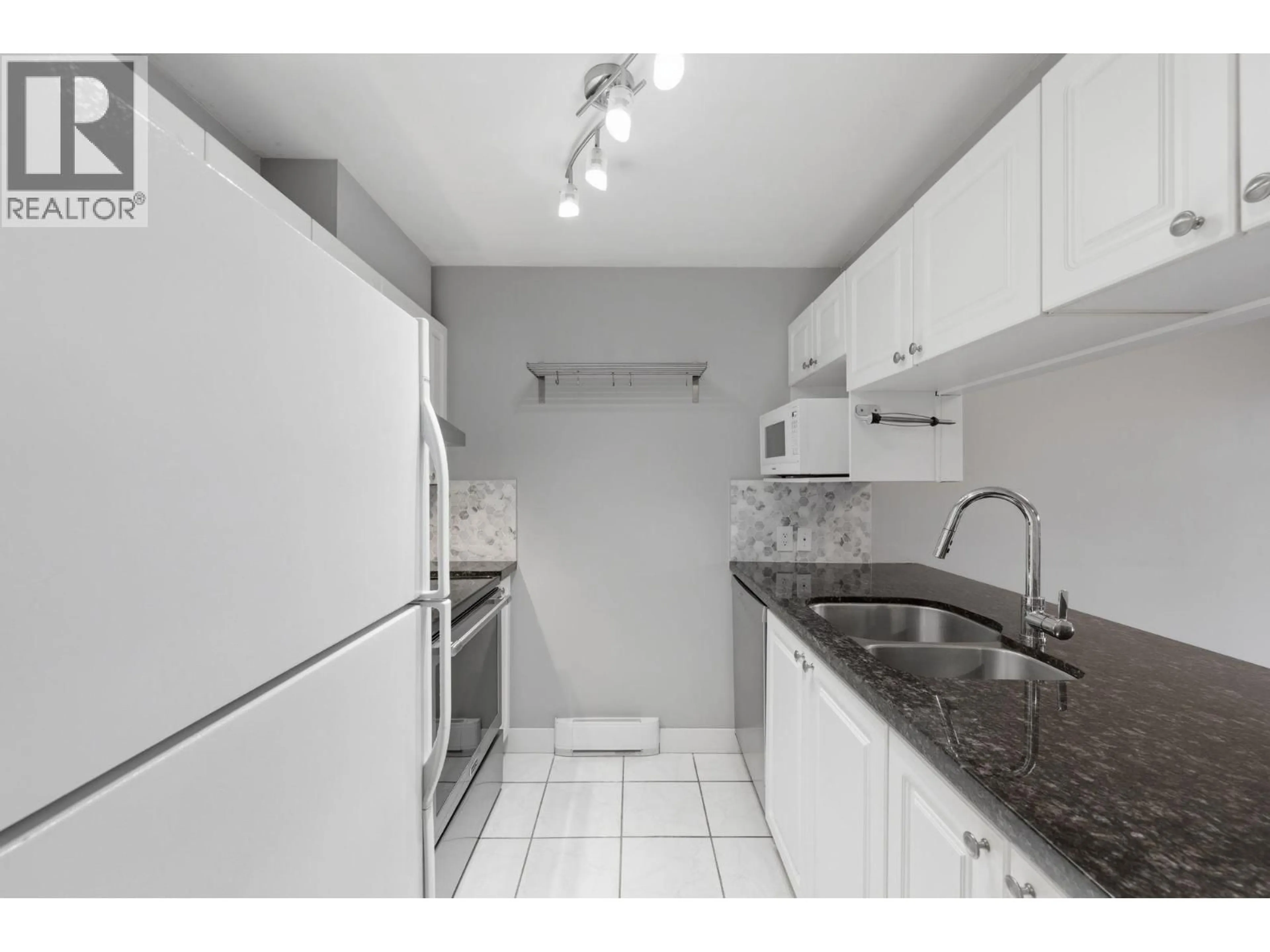 Standard kitchen, unknown for 107 - 929 16TH AVENUE, Vancouver British Columbia V5Z1T3