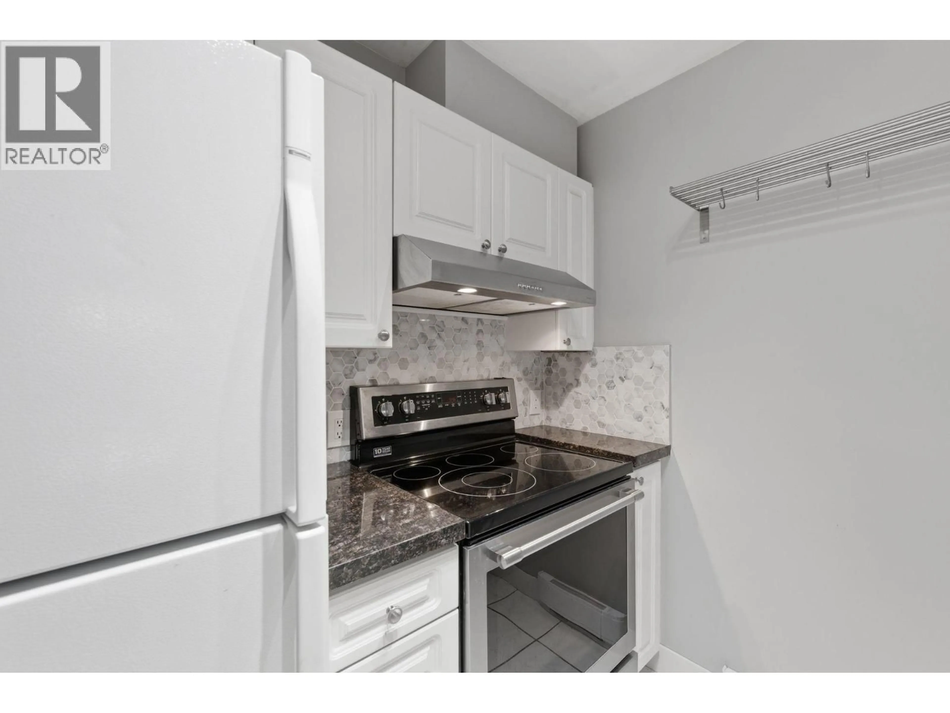 Standard kitchen, unknown for 107 - 929 16TH AVENUE, Vancouver British Columbia V5Z1T3