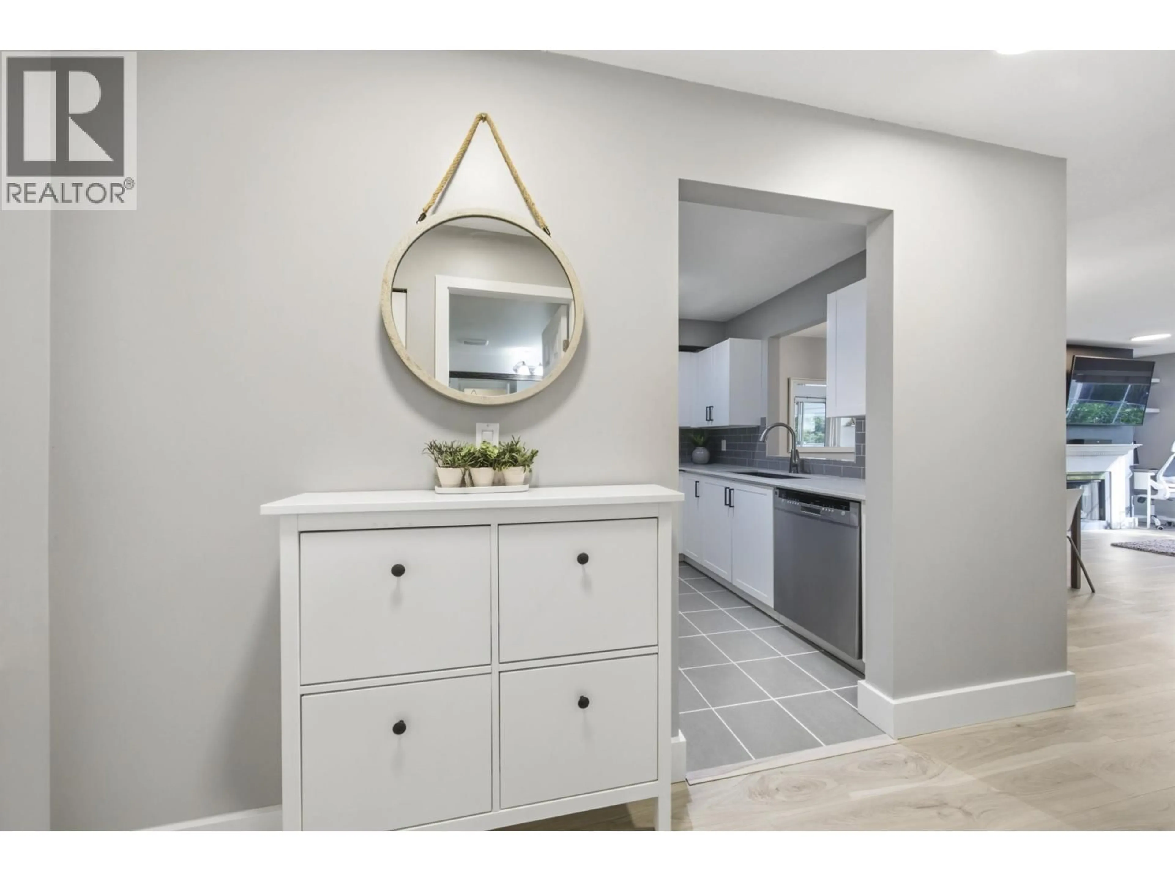 Unknown for 111 - 6820 RUMBLE STREET, Burnaby British Columbia V5E4H9