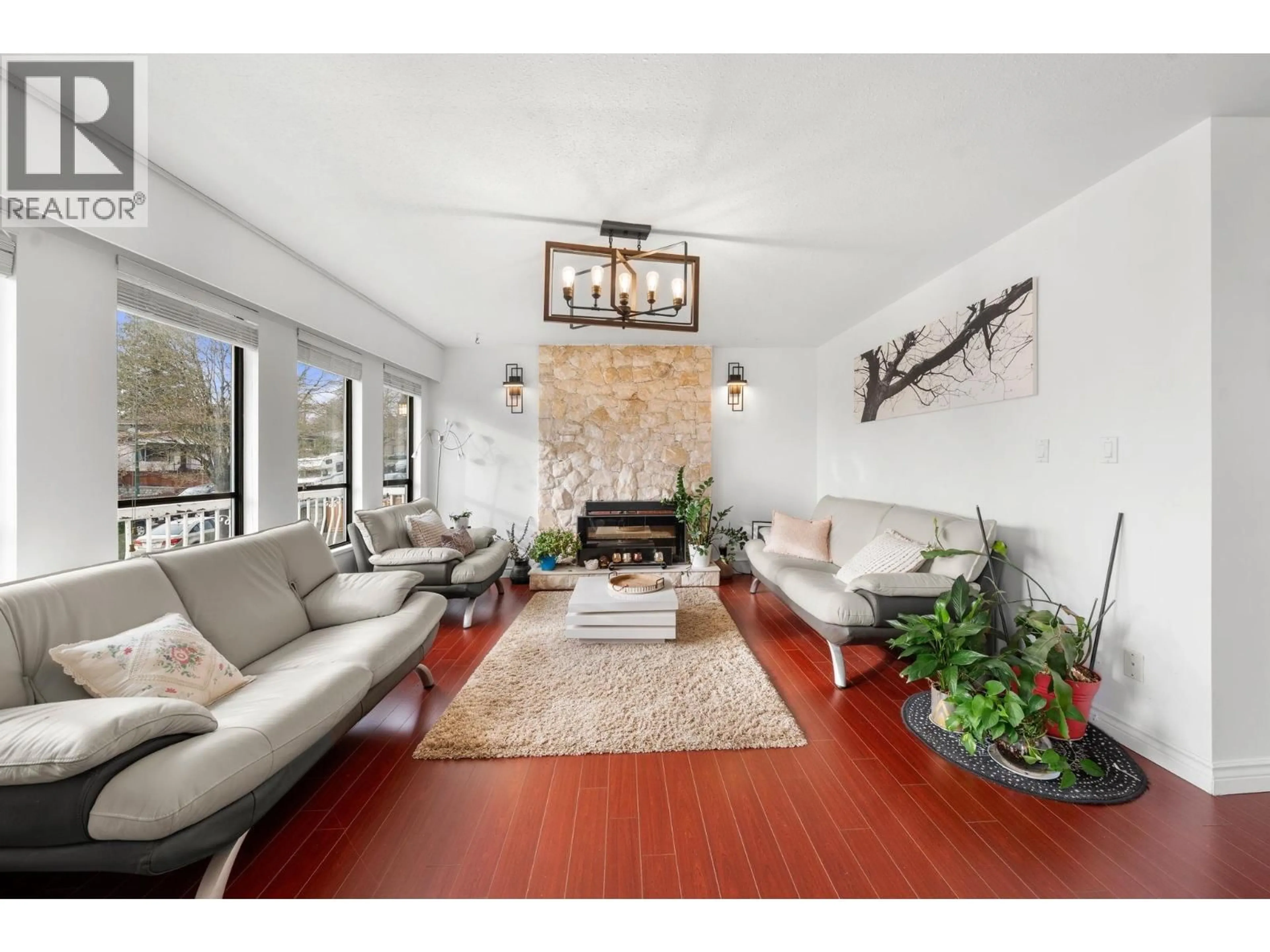 Living room with furniture, unknown for 7882 WINDSOR STREET, Vancouver British Columbia V5X4A8