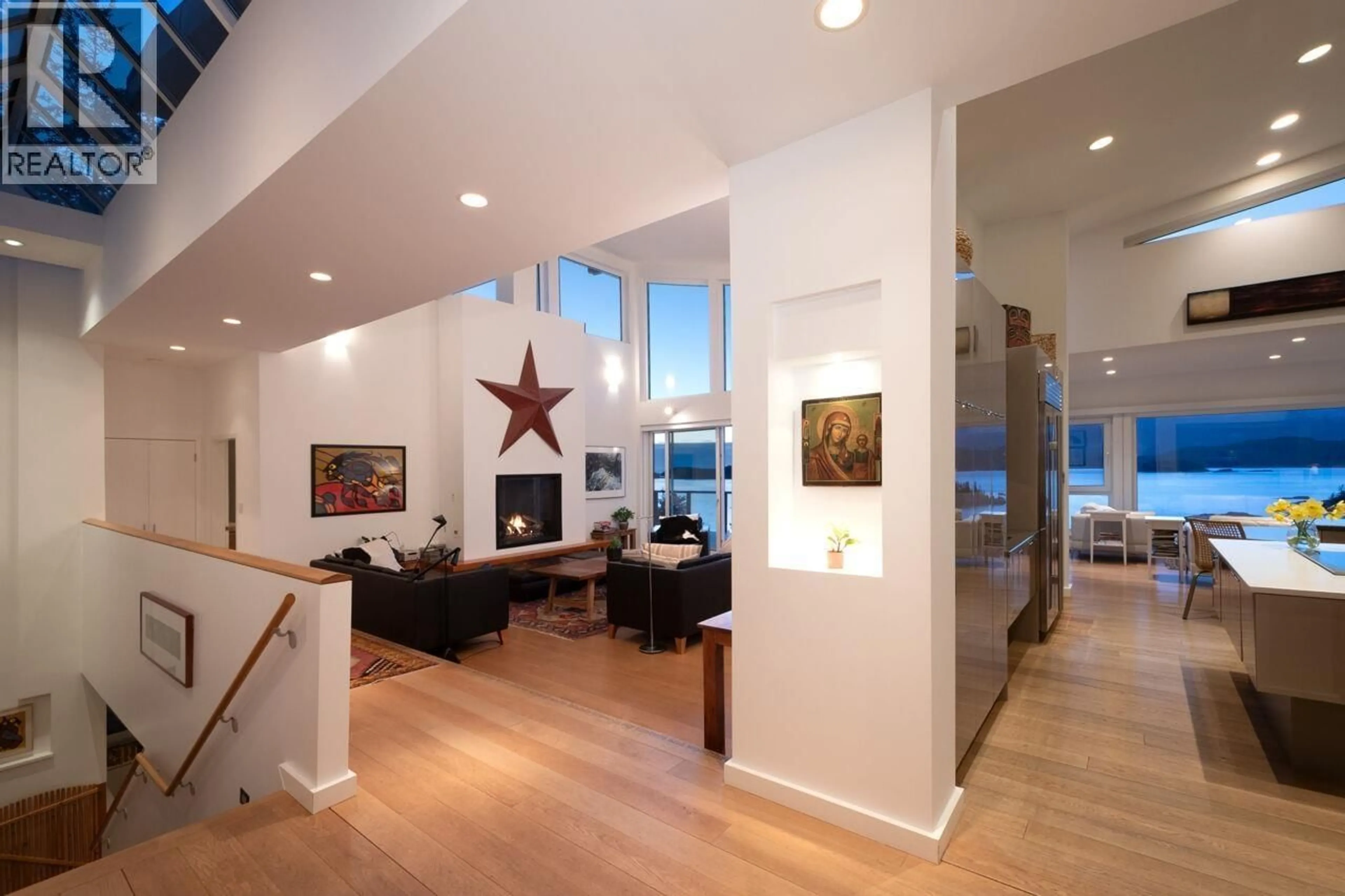 Indoor foyer for 1670 WHITESAILS DRIVE, Bowen Island British Columbia V0N1G2