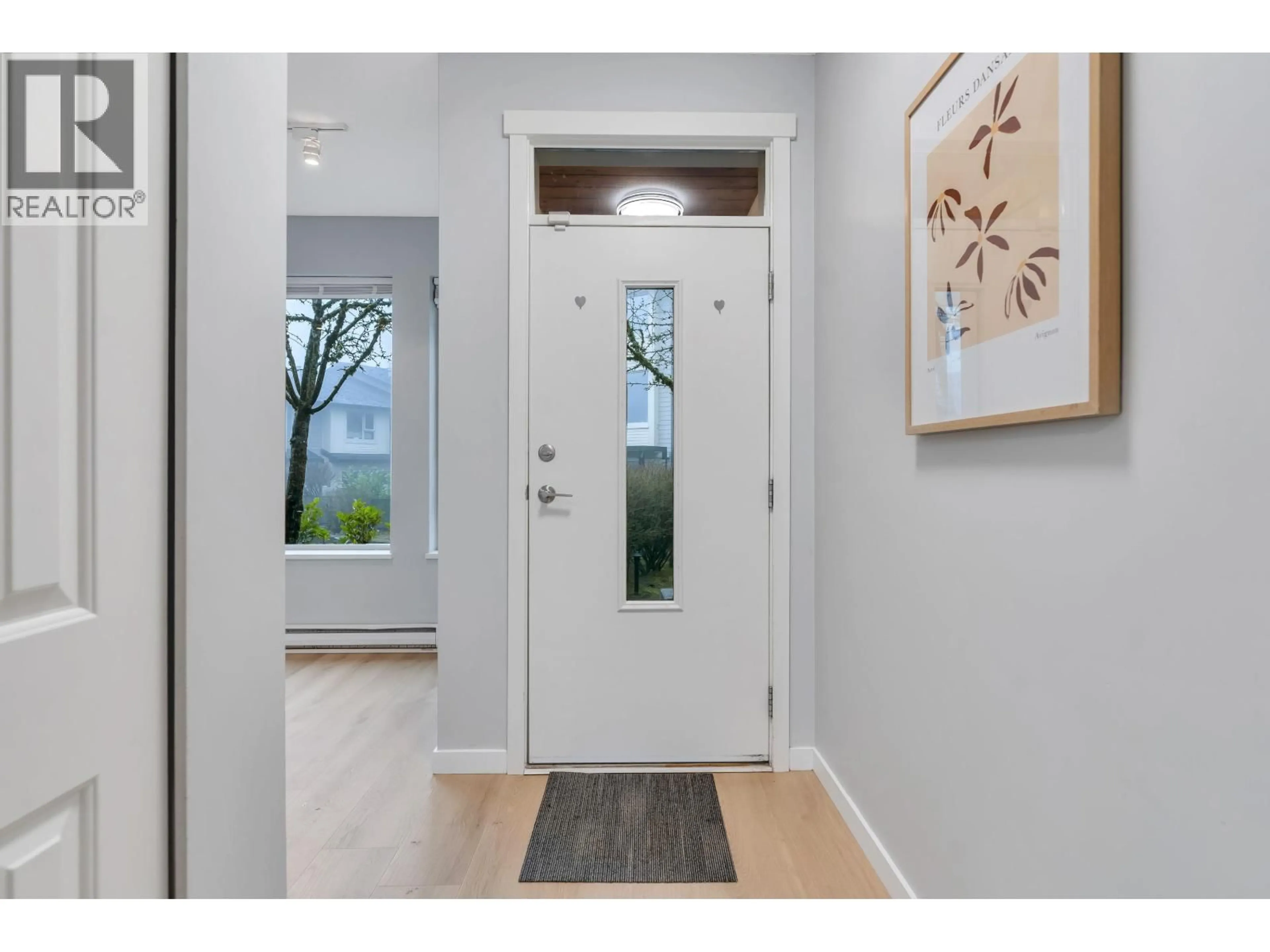 Indoor entryway for 130 - 9229 UNIVERSITY CRESCENT, Burnaby British Columbia V5A4Z2