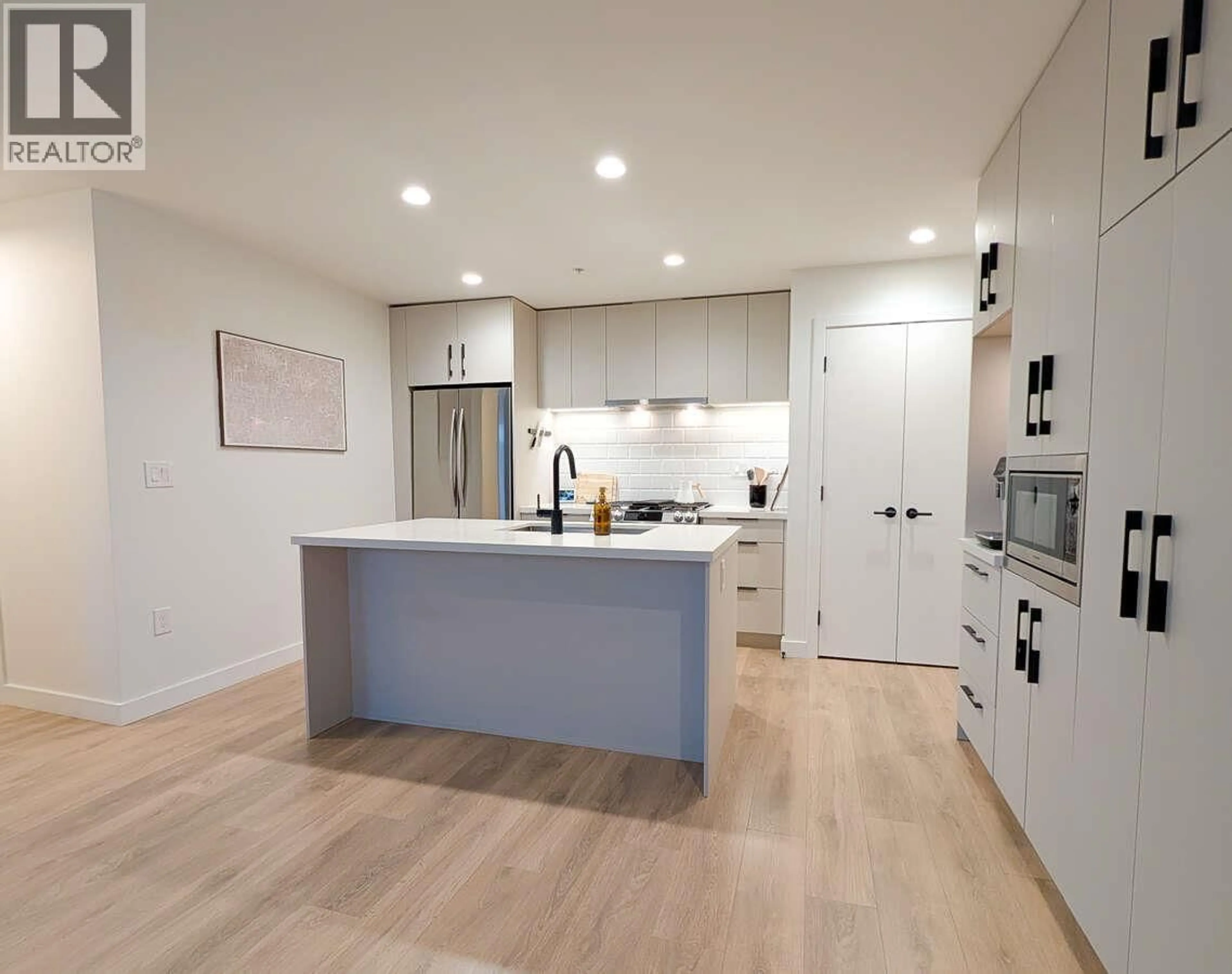 Open concept kitchen, unknown for 316 - 3038 ST GEORGE STREET, Port Moody British Columbia V3H0L3