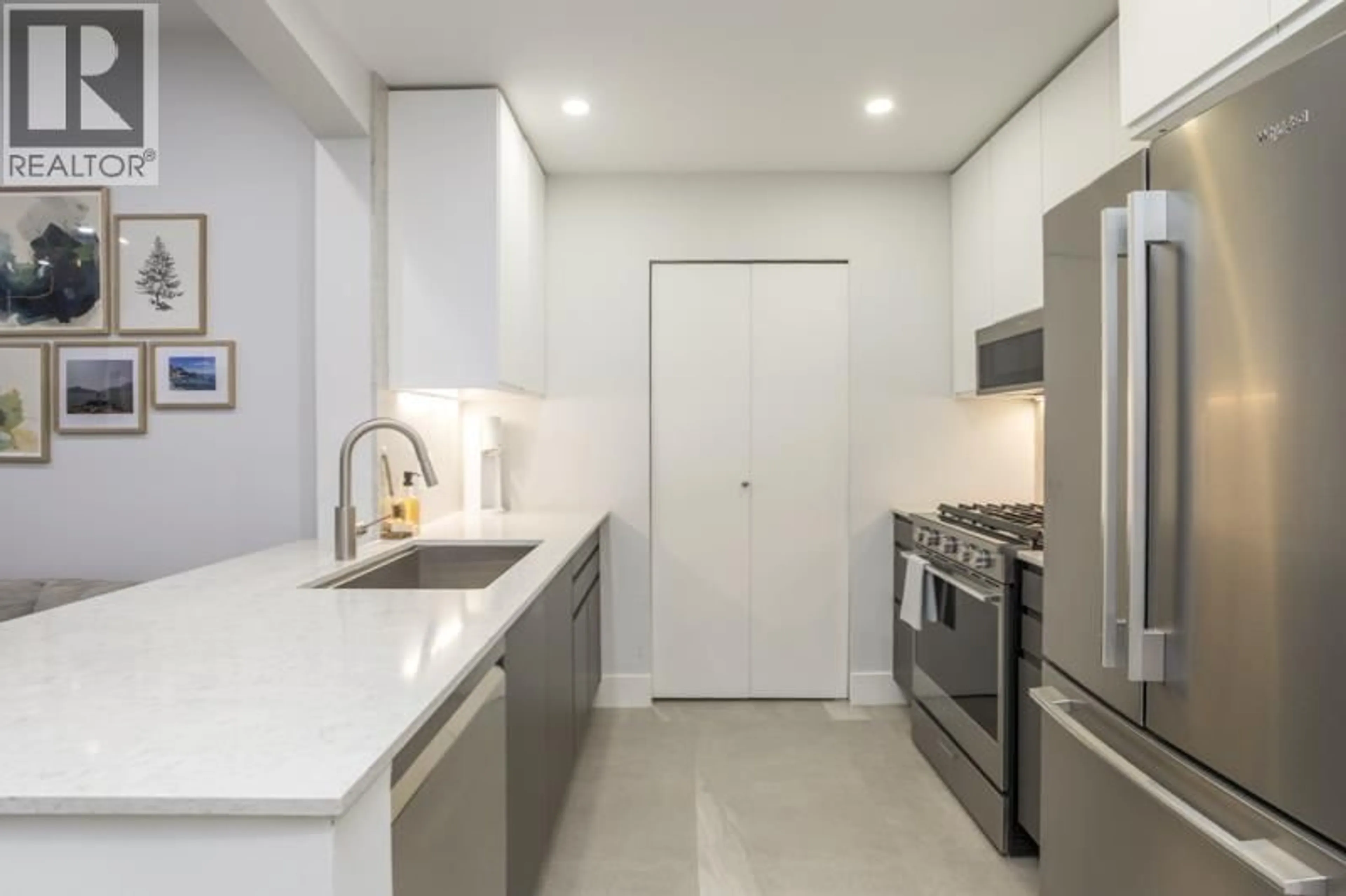 Standard kitchen, unknown for 319 - 9233 FERNDALE ROAD, Richmond British Columbia V6Y1X4