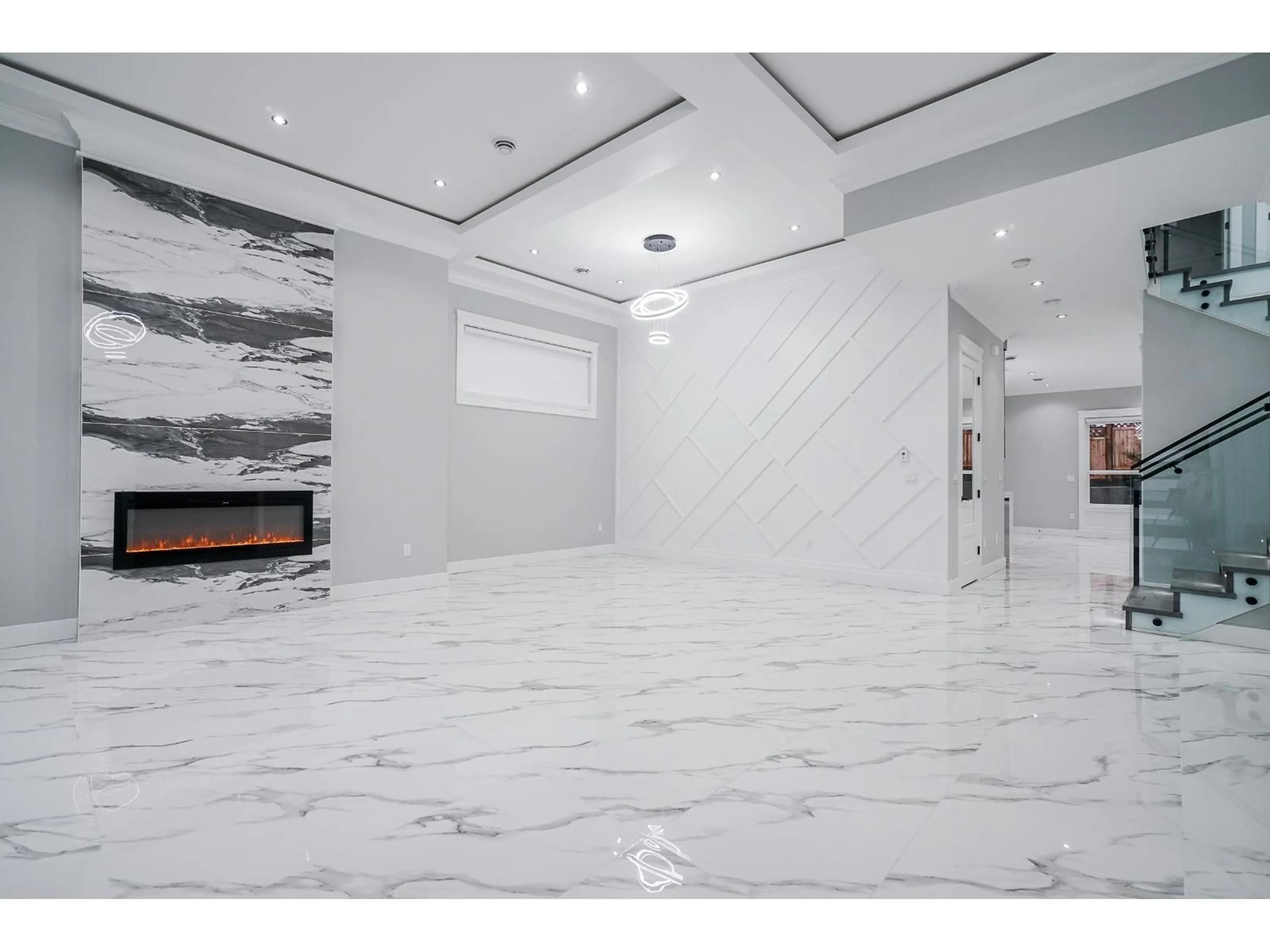 Lobby for 14220 114 AVENUE, Surrey British Columbia V3R1P2