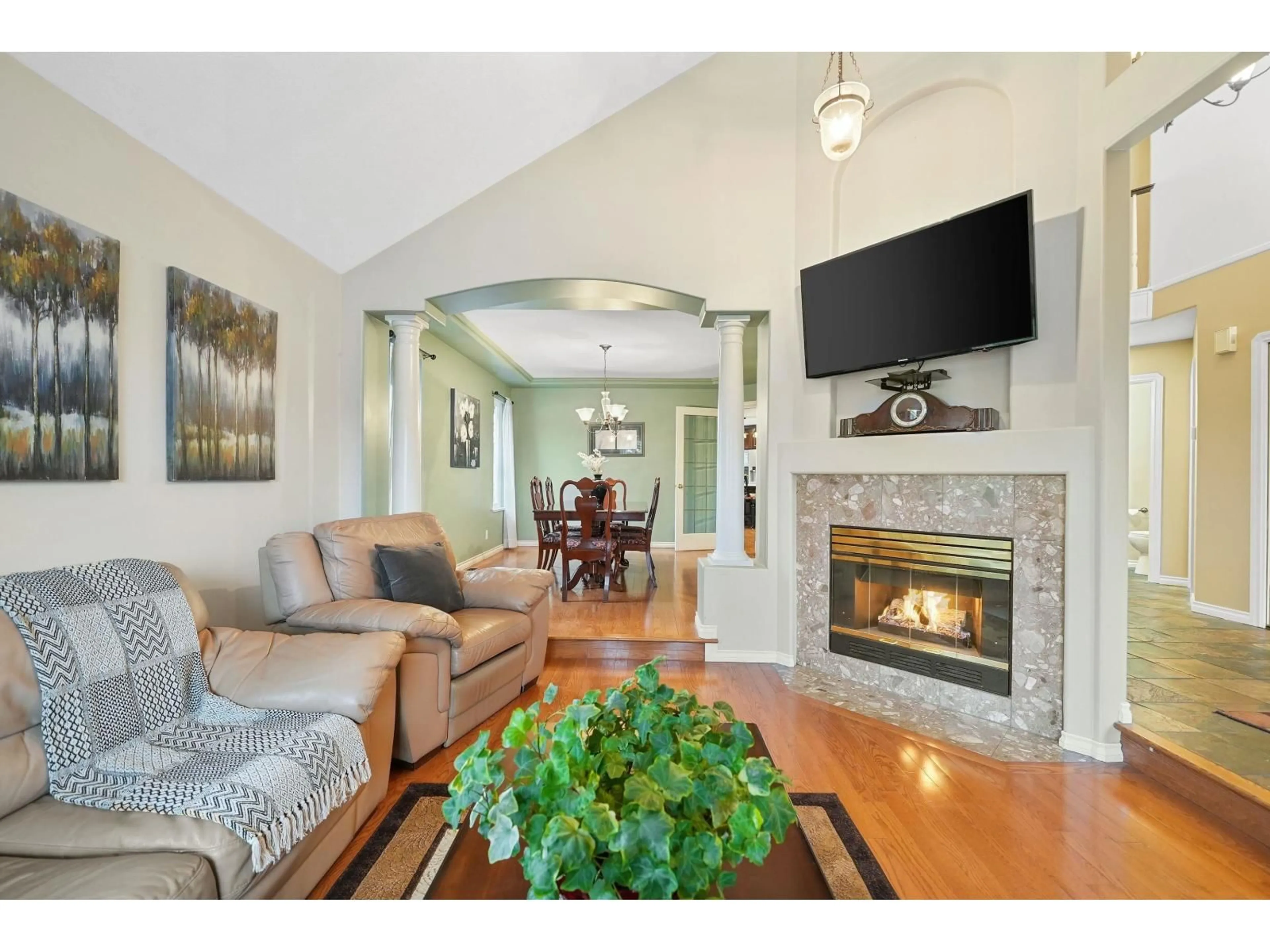 Living room with furniture, unknown for 19066 63B AVENUE, Surrey British Columbia V3S8G5