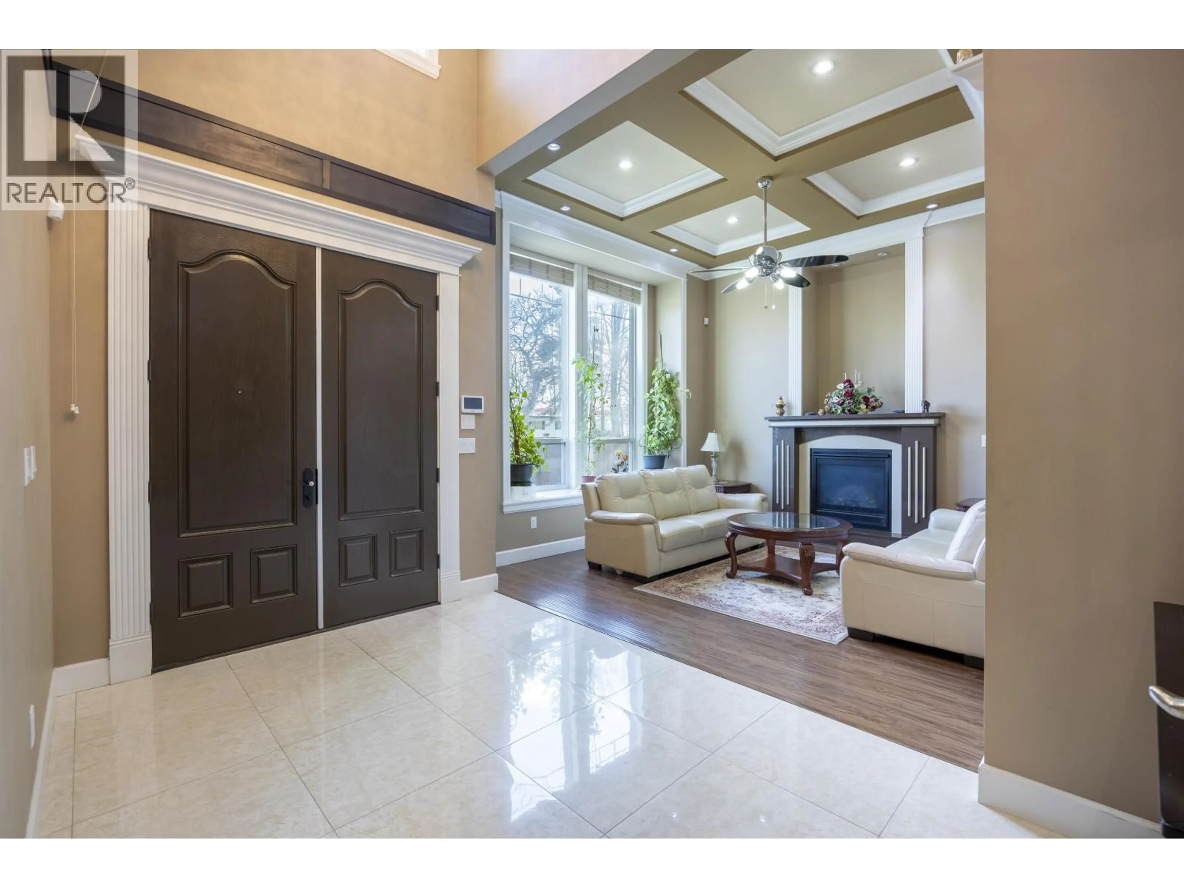 Indoor foyer for 7851 CANADA WAY, Burnaby British Columbia V3N3K8
