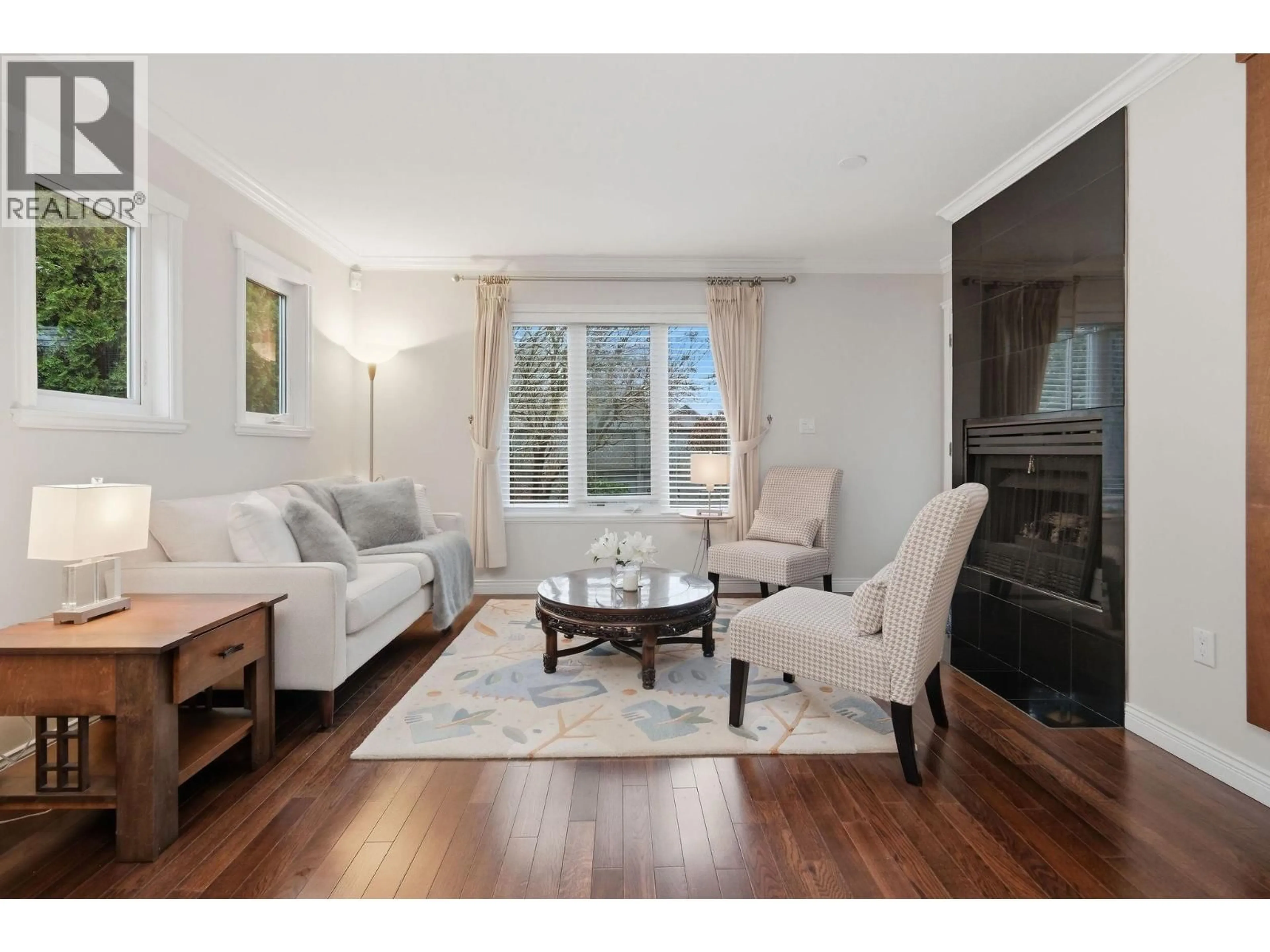 Unknown for 1558 BOWSER AVENUE, North Vancouver British Columbia V7P2Y3