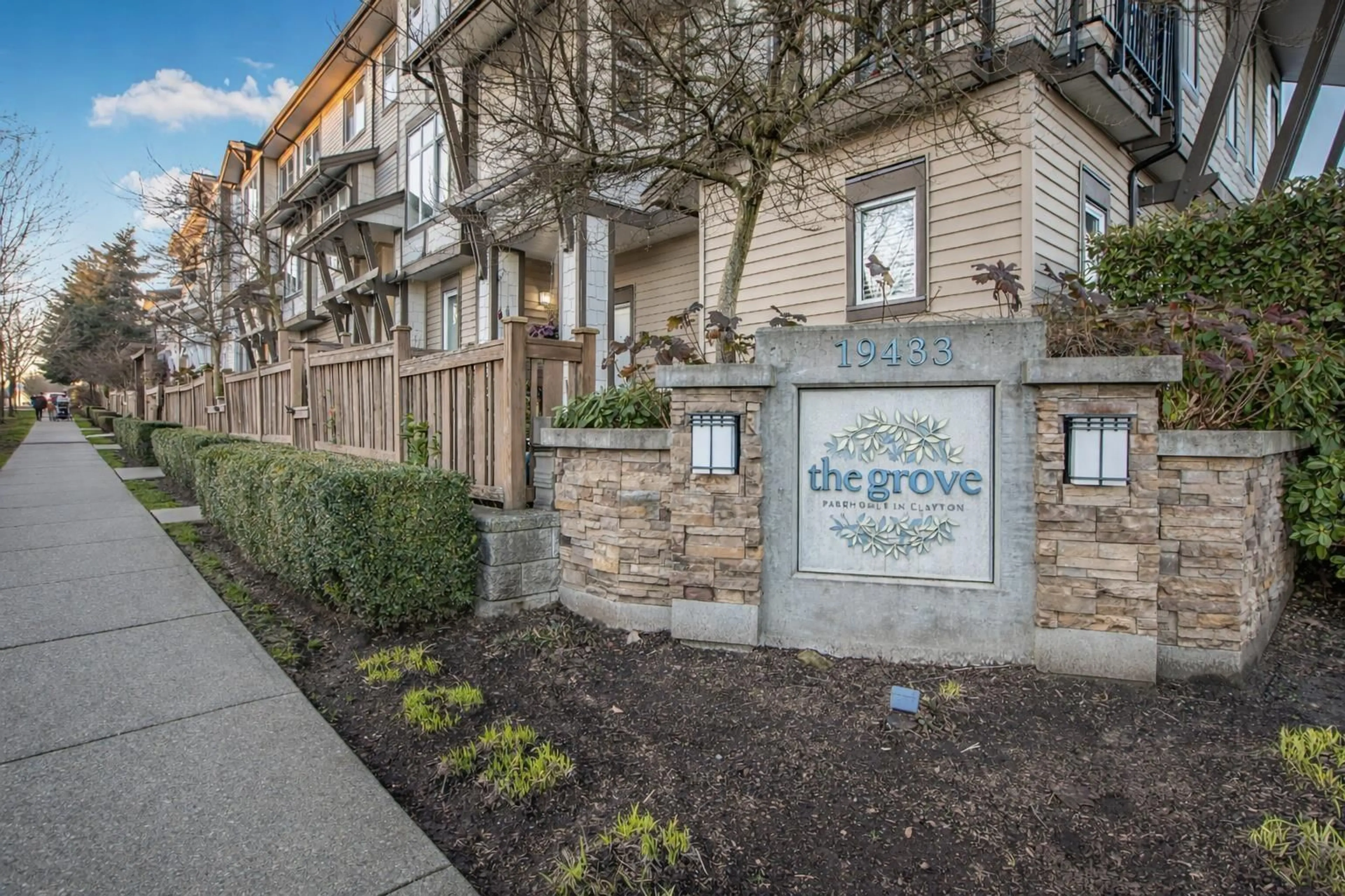 Unknown for 98 - 19433 68 AVENUE, Surrey British Columbia V4N6M8