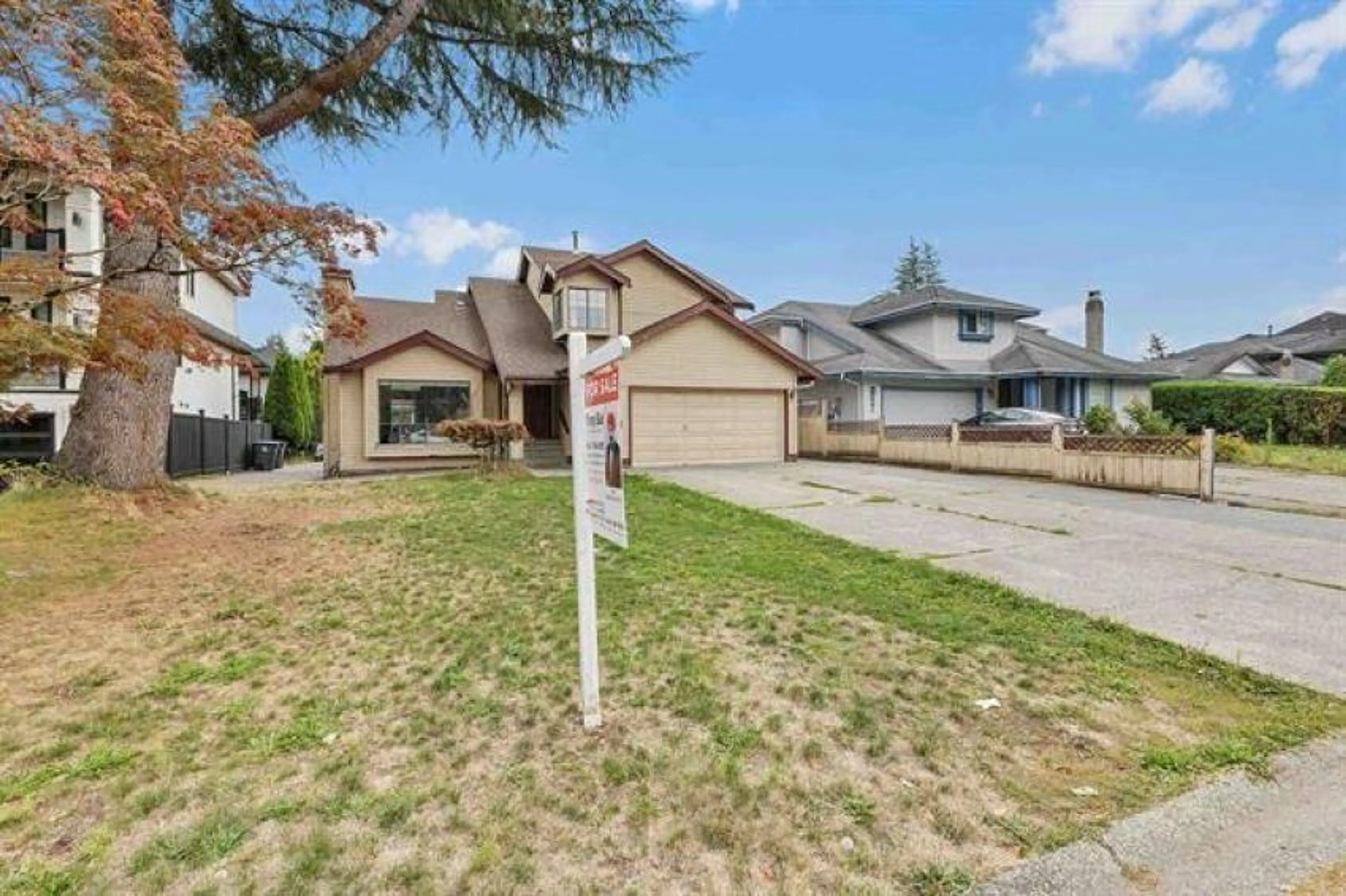 Home with vinyl exterior material, street for 7008 129A STREET, Surrey British Columbia V3W7B2